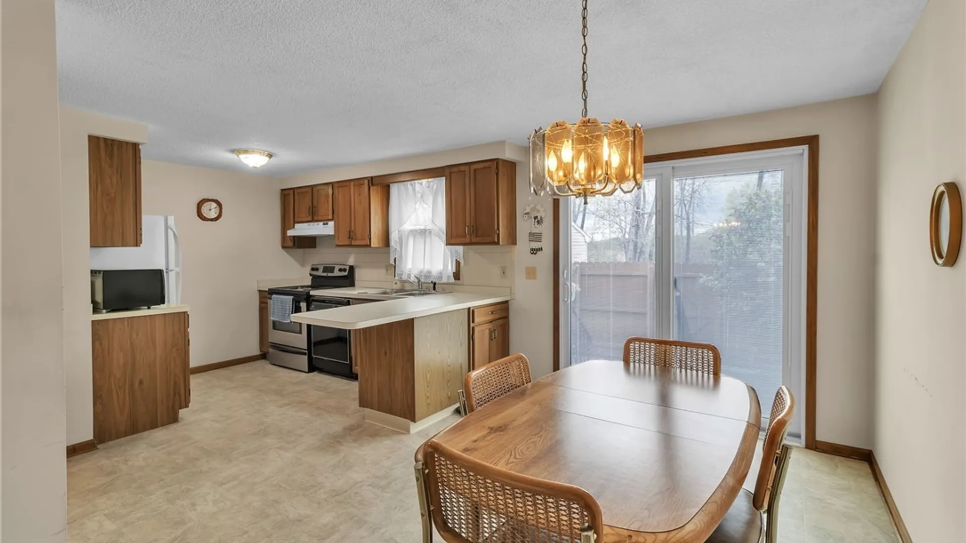 Property at 275 Wimbledon Court, West Seneca, NY 14224 13