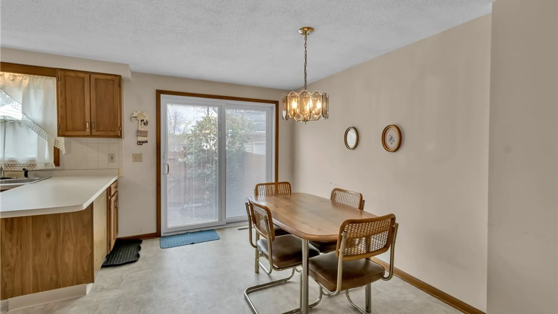 Property at 275 Wimbledon Court, West Seneca, NY 14224 14