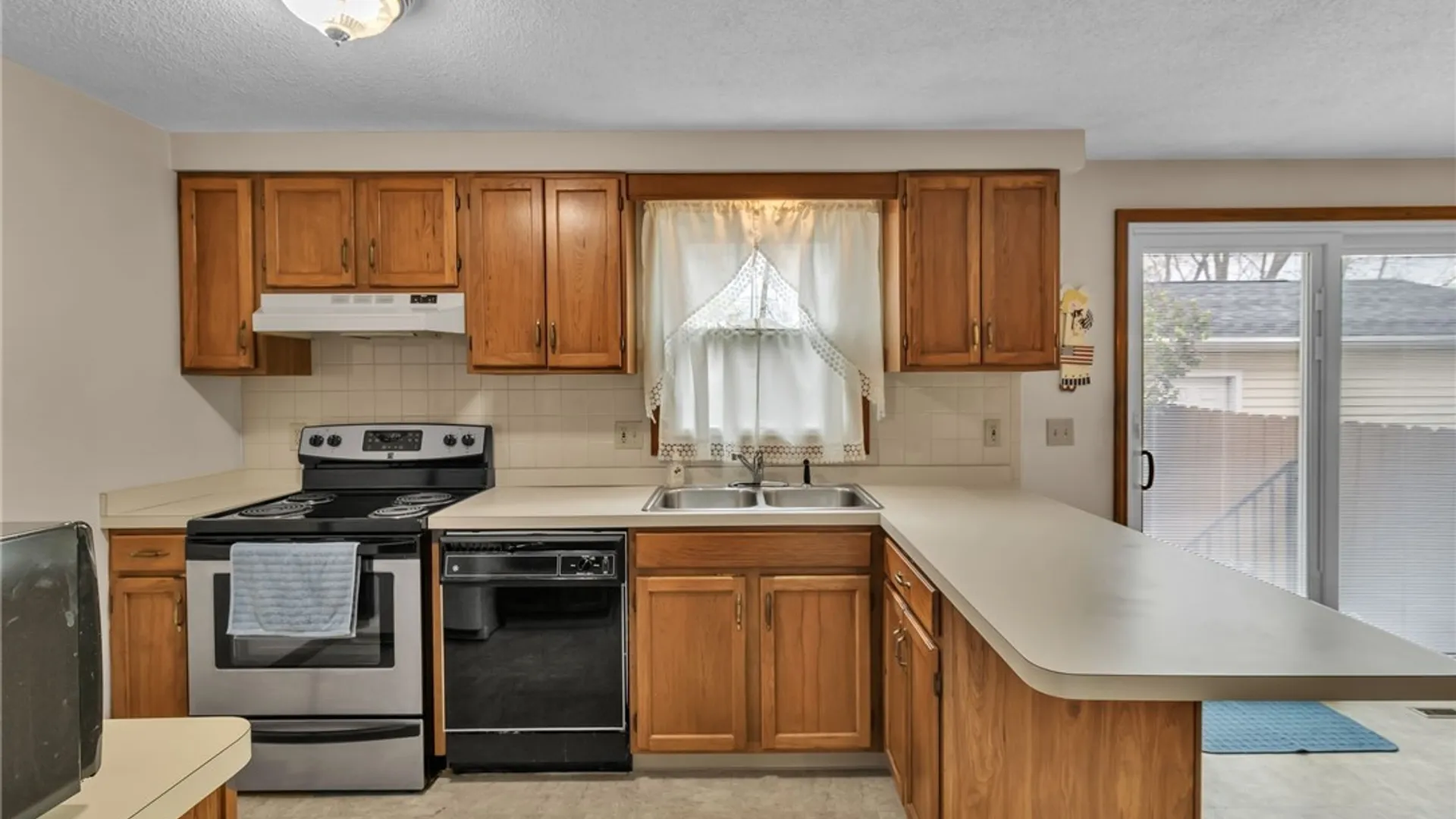 Property at 275 Wimbledon Court, West Seneca, NY 14224 15