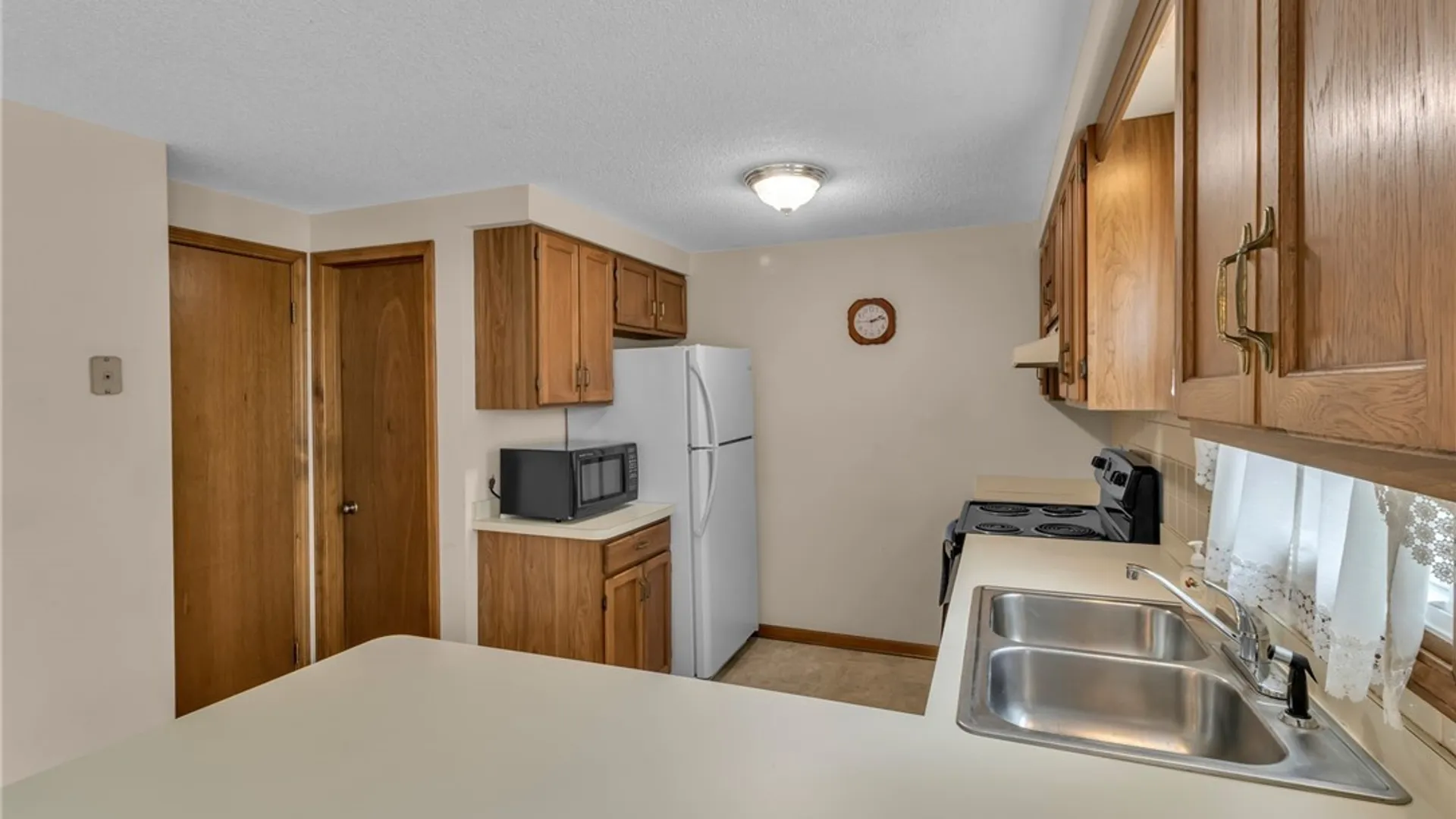 Property at 275 Wimbledon Court, West Seneca, NY 14224 16