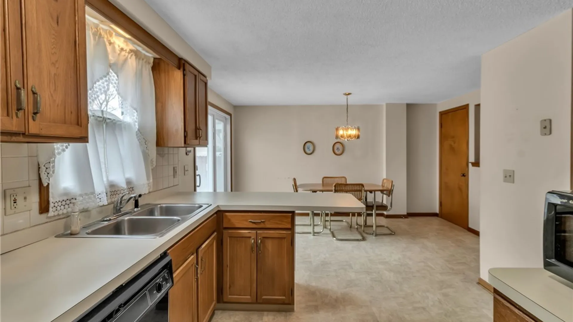 Property at 275 Wimbledon Court, West Seneca, NY 14224 17