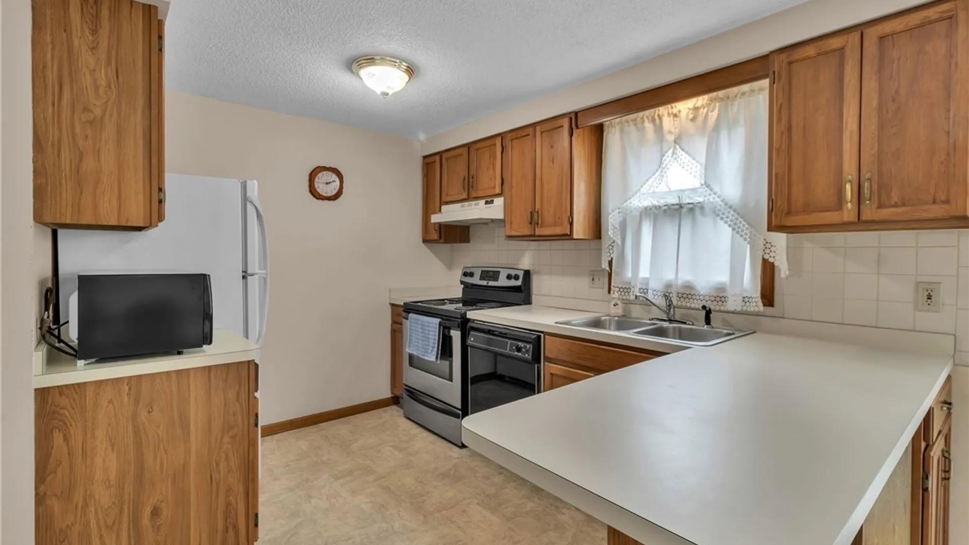 Property at 275 Wimbledon Court, West Seneca, NY 14224 18