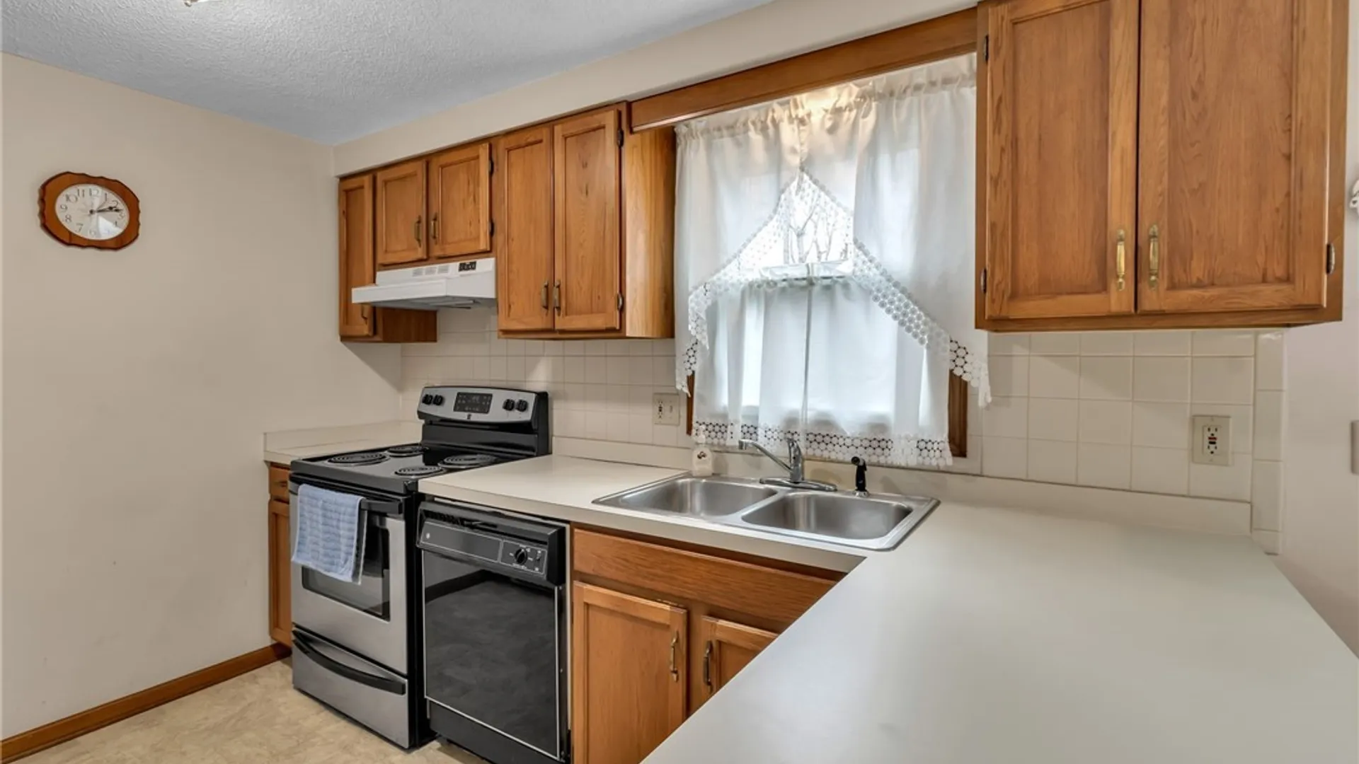 Property at 275 Wimbledon Court, West Seneca, NY 14224 20