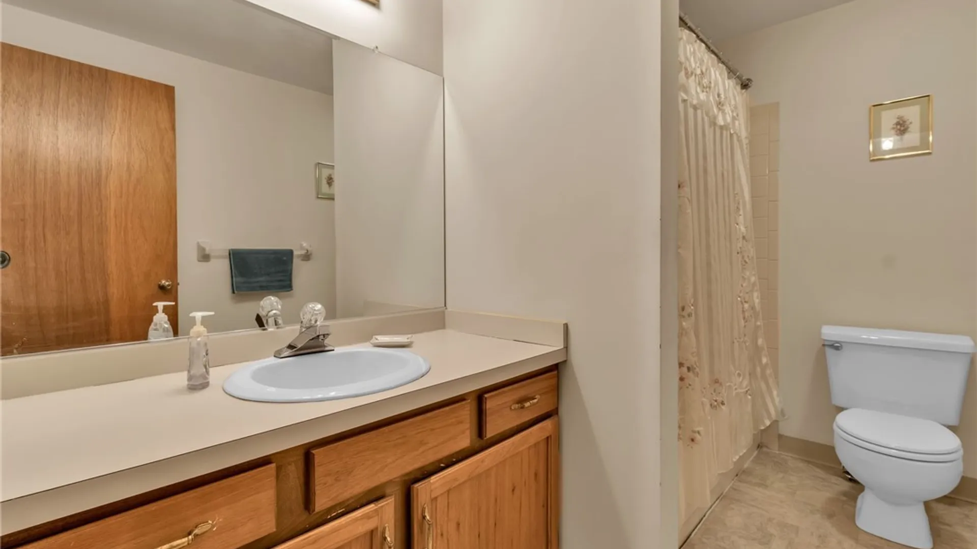 Property at 275 Wimbledon Court, West Seneca, NY 14224 23