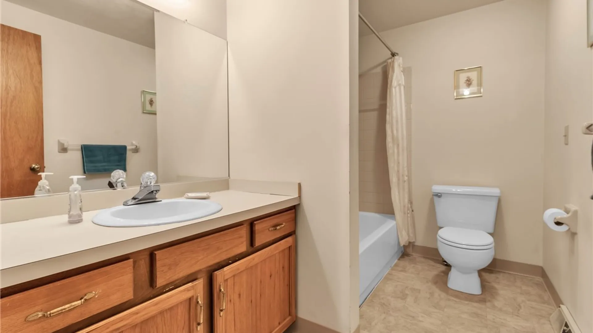 Property at 275 Wimbledon Court, West Seneca, NY 14224 24