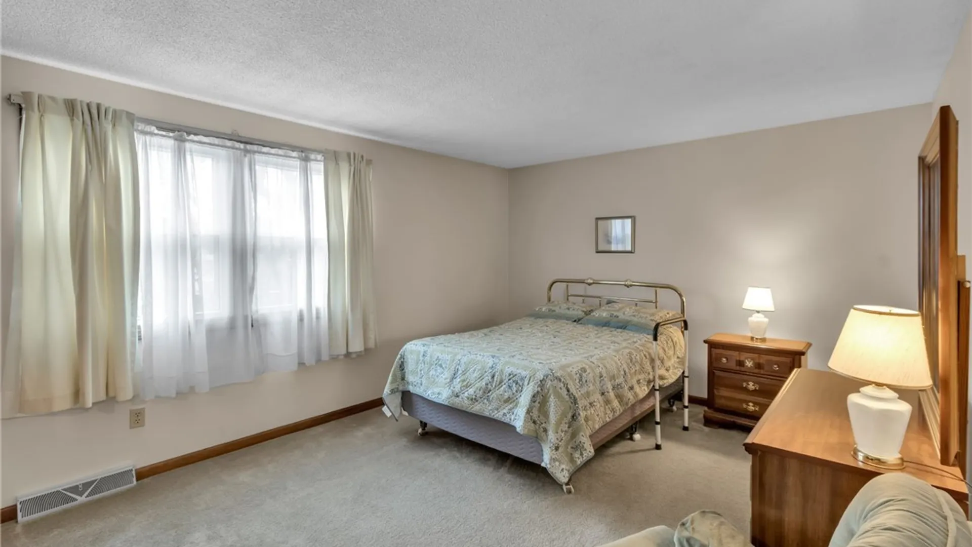 Property at 275 Wimbledon Court, West Seneca, NY 14224 27