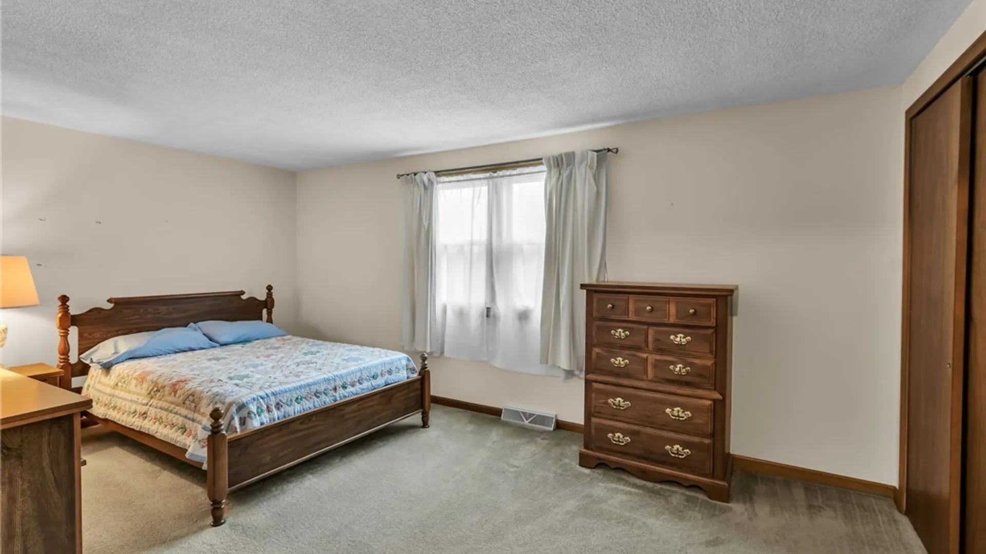 Property at 275 Wimbledon Court, West Seneca, NY 14224 31