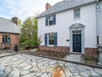Property at 19 Mayfair Lane, Buffalo, NY 14201
