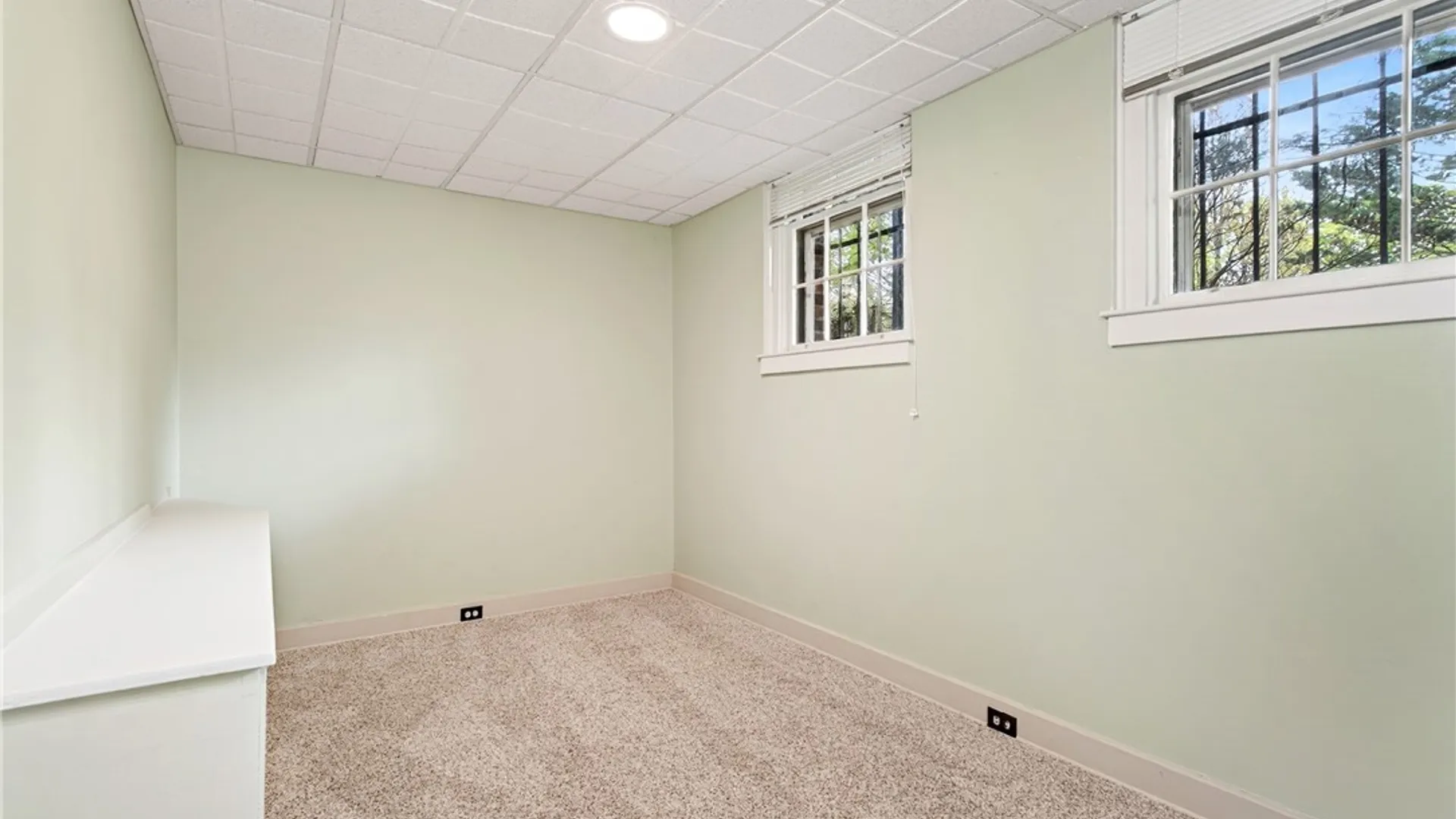 Property at 19 Mayfair Lane, Buffalo, NY 14201 25