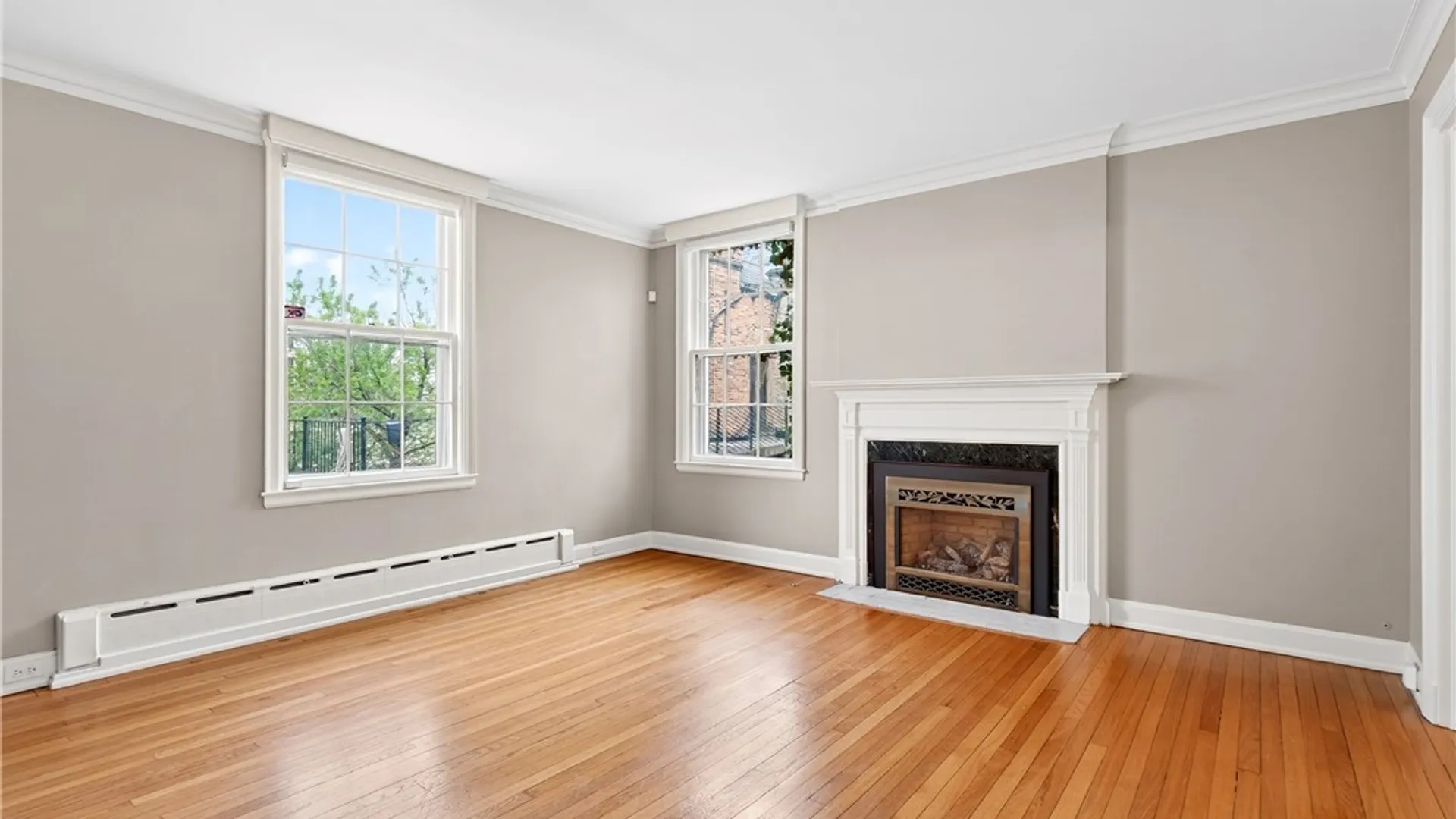 Property at 19 Mayfair Lane, Buffalo, NY 14201 5