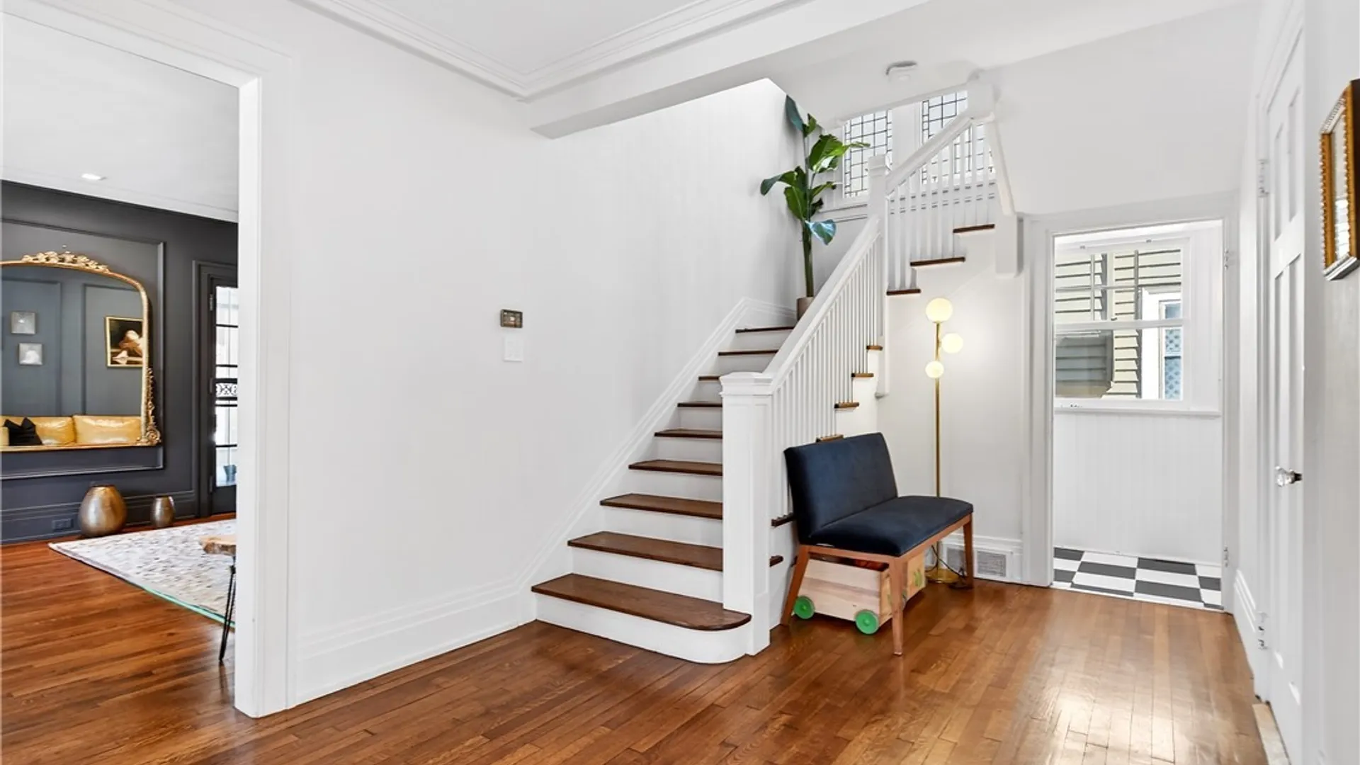 Property at 3 Clarendon Place, Buffalo, NY 14209 7
