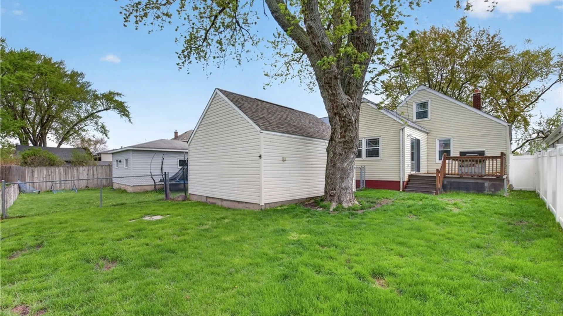 Property at 124 Hillcrest Rd, Tonawanda, NY 14150 43