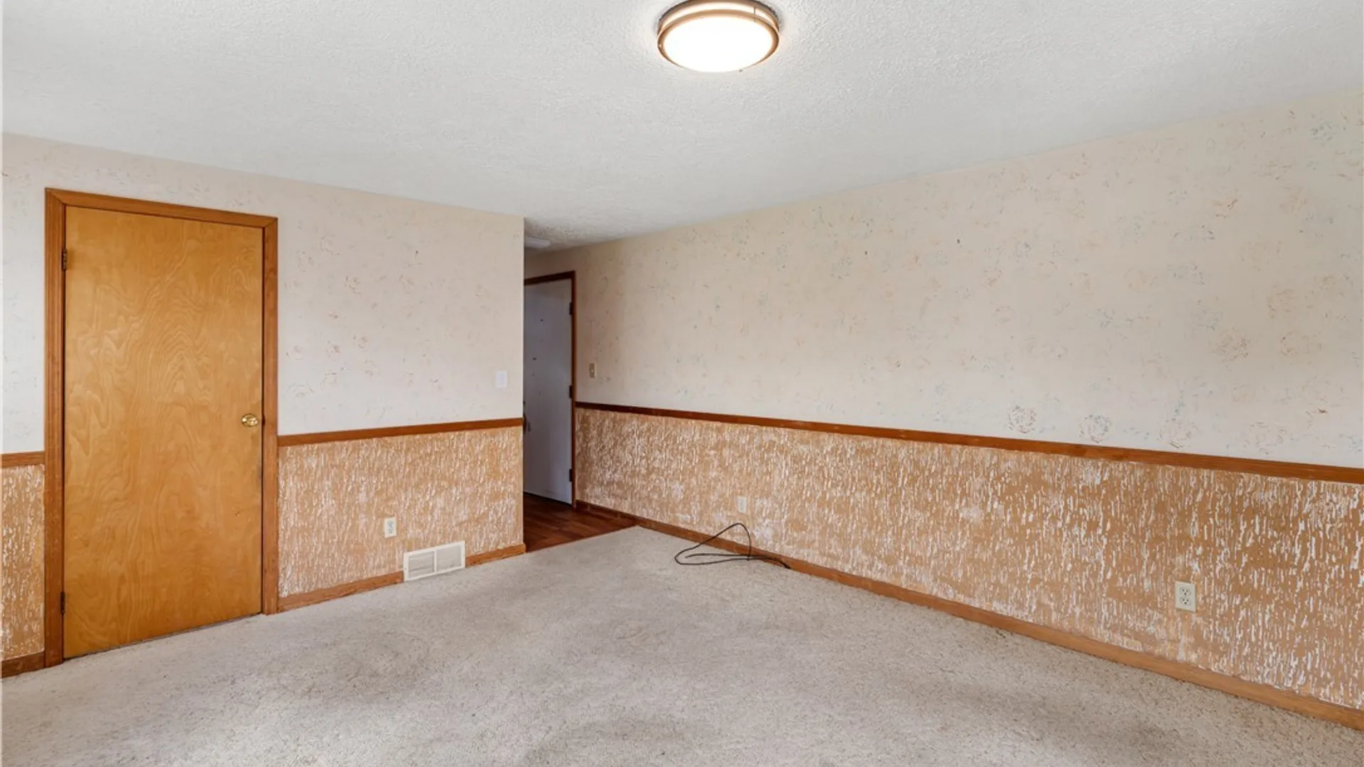 Property at 6396 Mayflower Lane, Hamburg, NY 14085 13