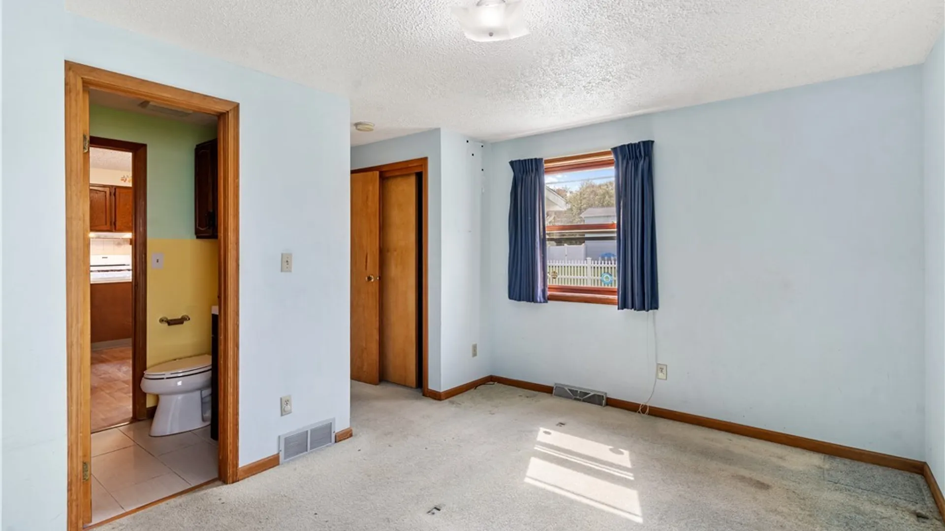 Property at 6396 Mayflower Lane, Hamburg, NY 14085 16