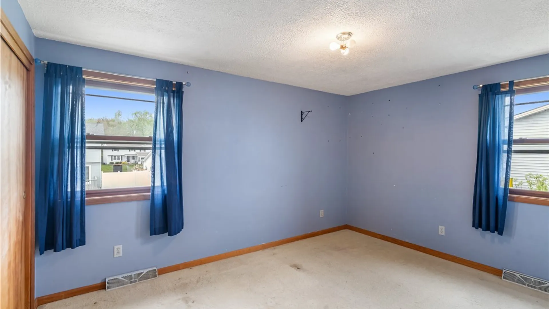 Property at 6396 Mayflower Lane, Hamburg, NY 14085 22