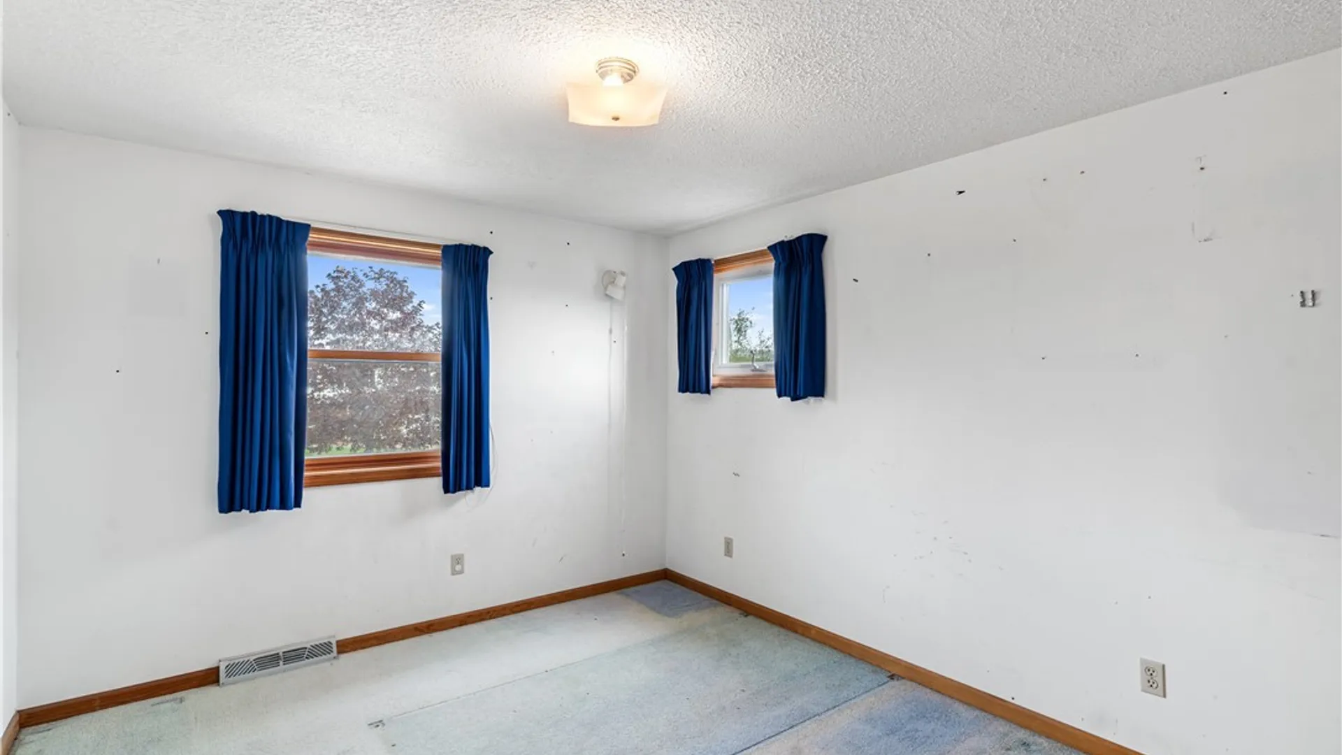 Property at 6396 Mayflower Lane, Hamburg, NY 14085 28