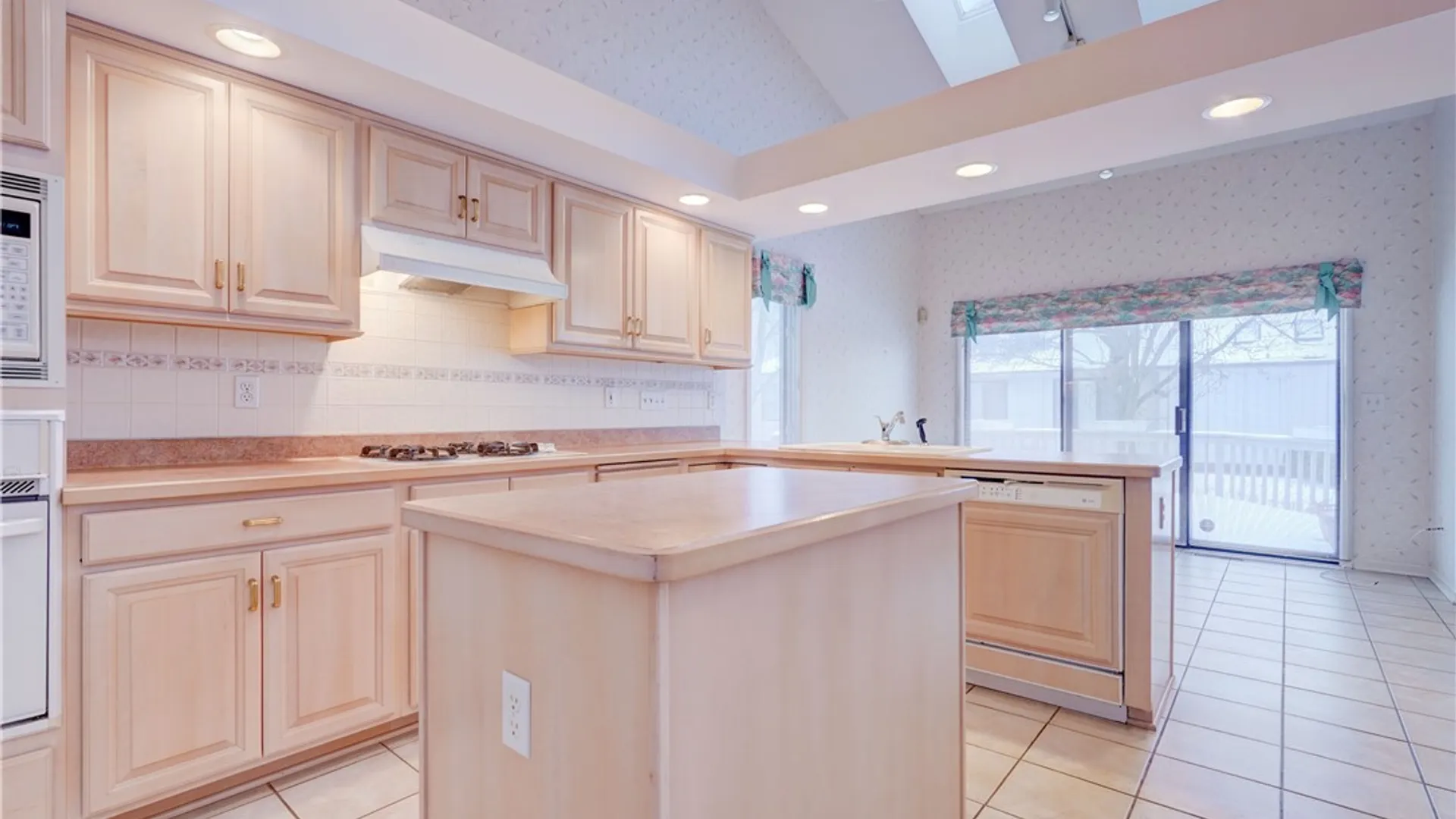 Property at 2 Dartmouth Court, Pittsford, NY 14534 9