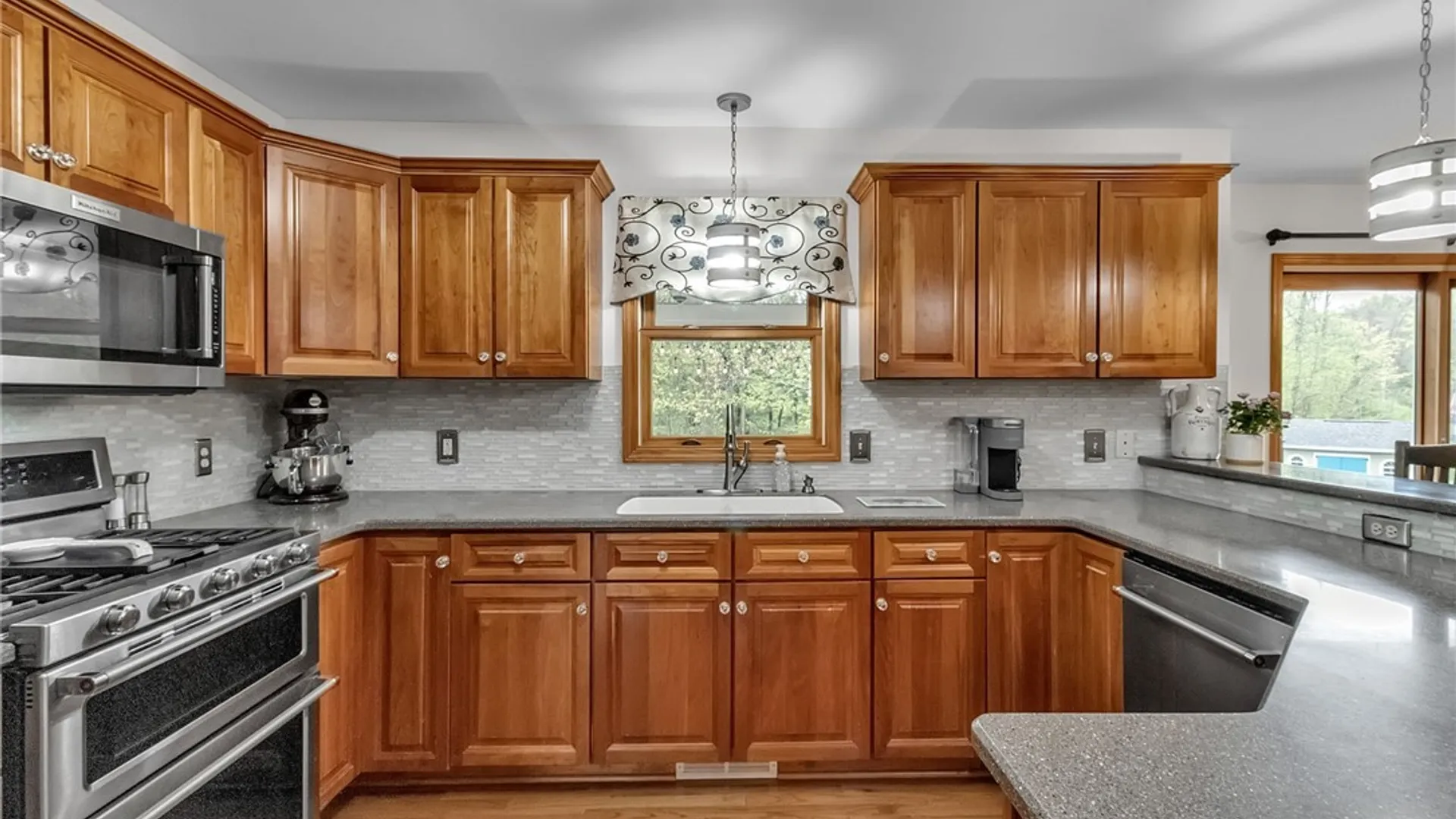 Property at 4596 John Michael, Hamburg, NY 14075 14