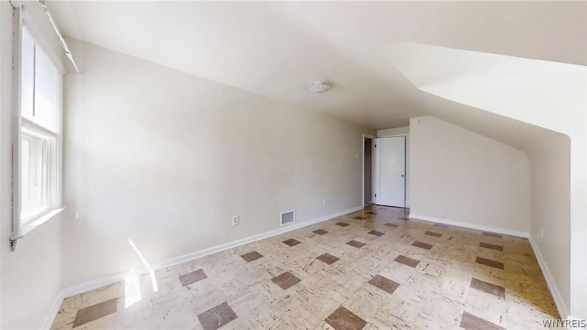 Property at 130 Kettering Drive, Tonawanda, NY 14223 20