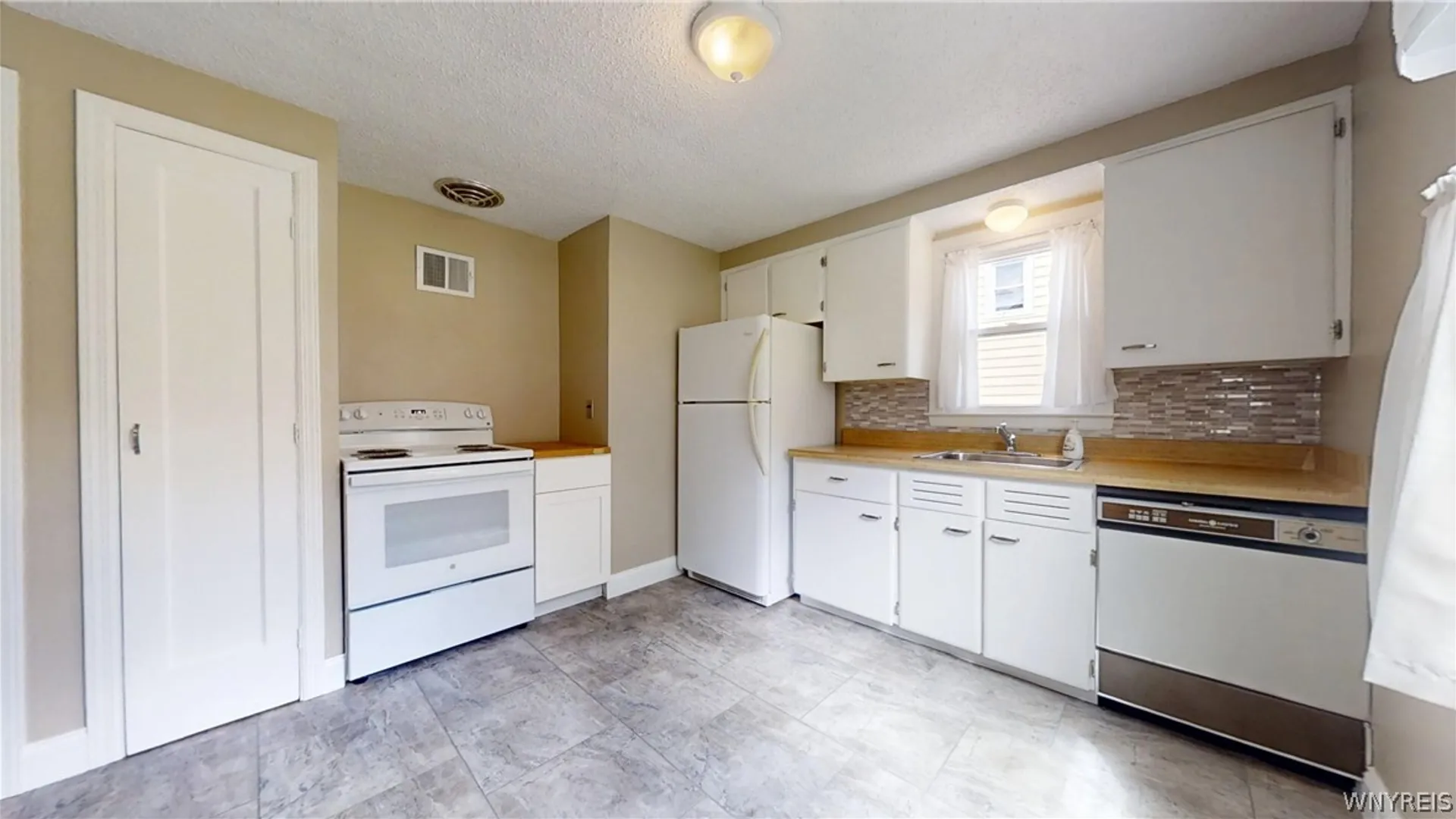 Property at 130 Kettering Drive, Tonawanda, NY 14223 7
