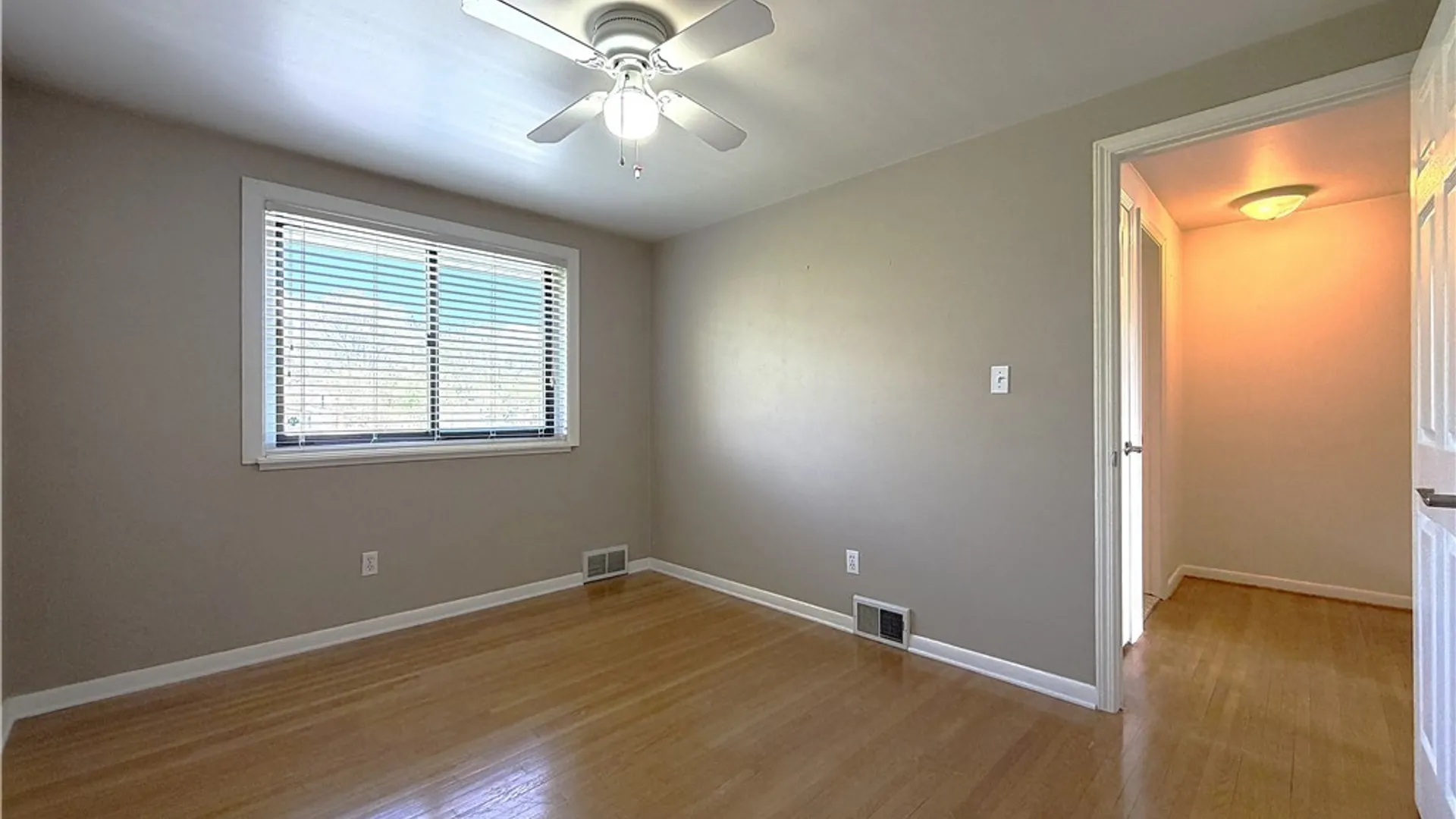 Property at 221 Greenmeadow Drive, West Seneca, NY 14224 16