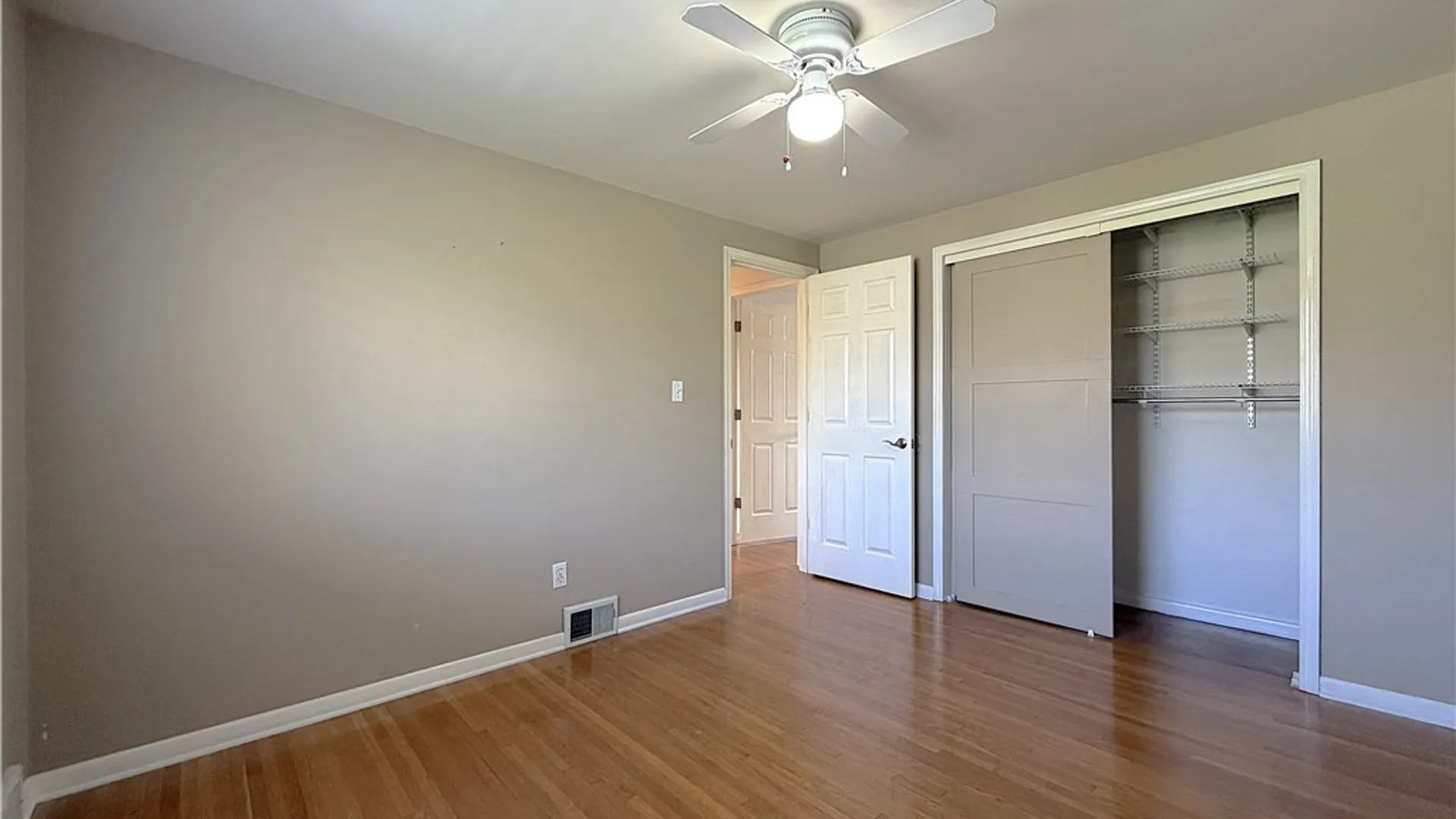 Property at 221 Greenmeadow Drive, West Seneca, NY 14224 17