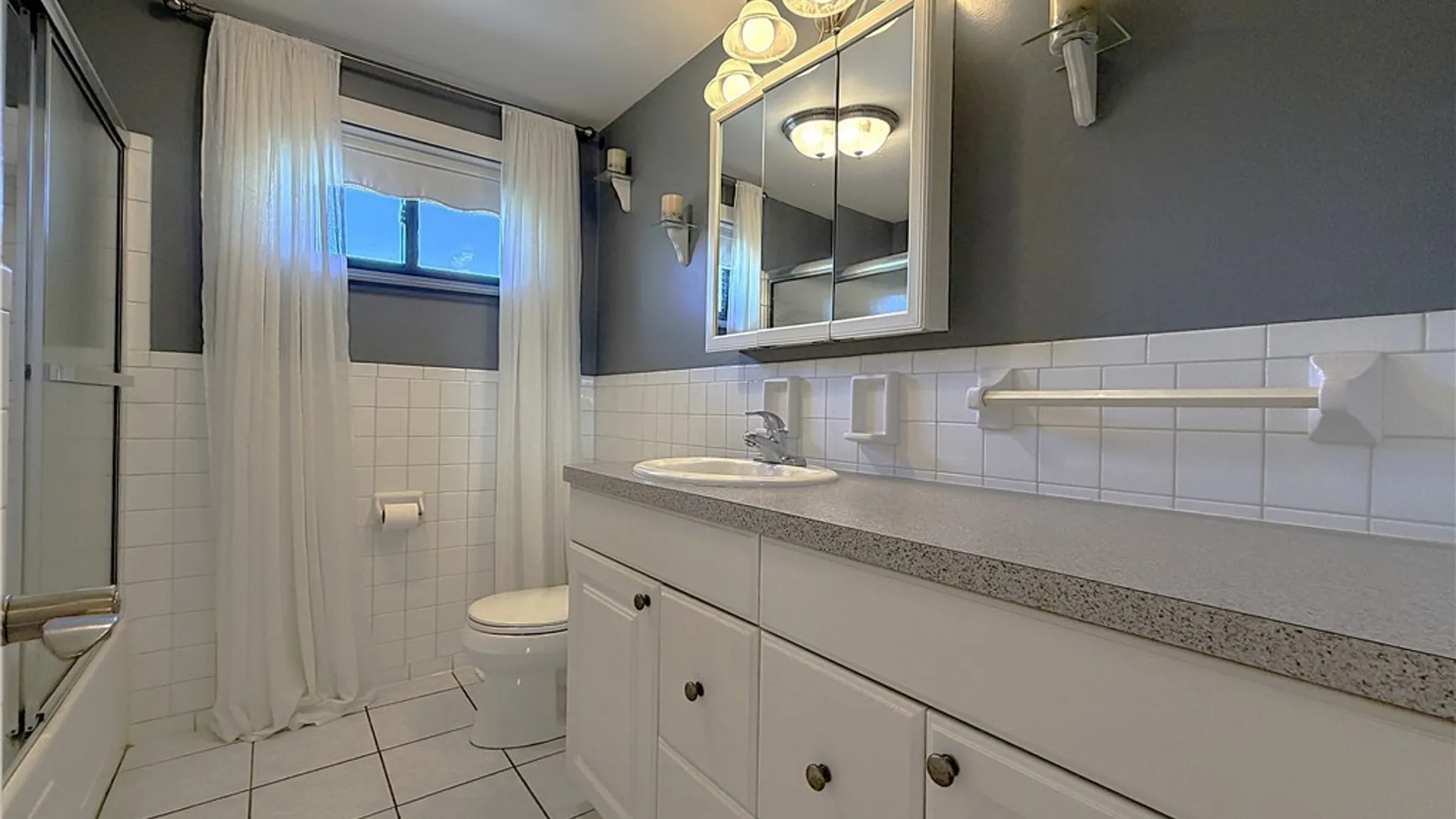 Property at 221 Greenmeadow Drive, West Seneca, NY 14224 18