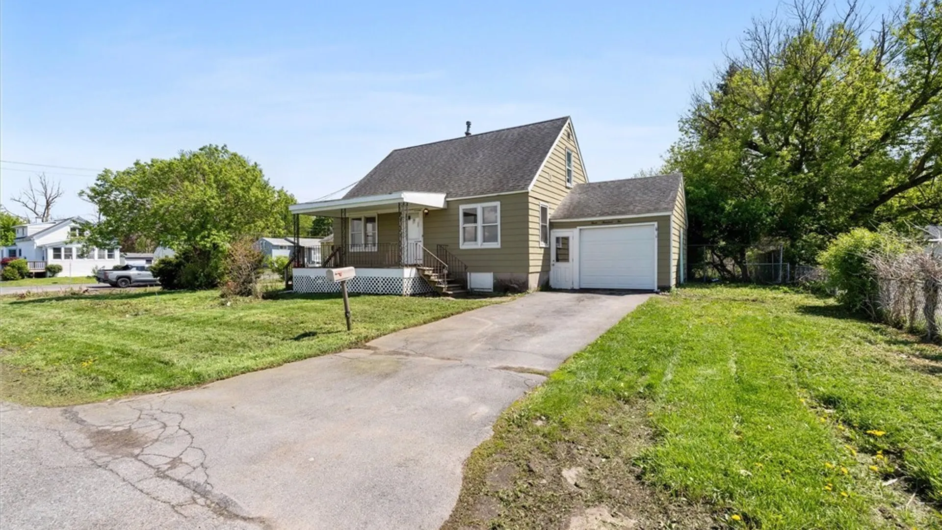 Property at 302 Hinsdale Road, Salina, NY 13211 27