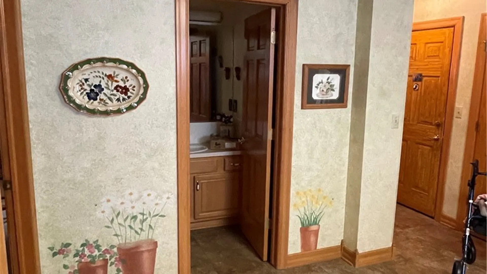 Property at 43 Garnet Drive, Cheektowaga, NY 14227 16