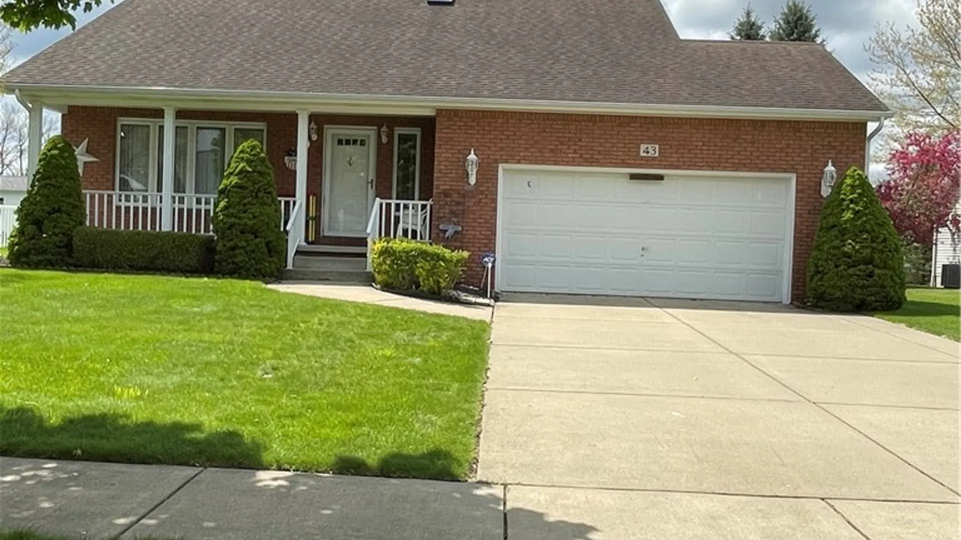 Property at 43 Garnet Drive, Cheektowaga, NY 14227 2