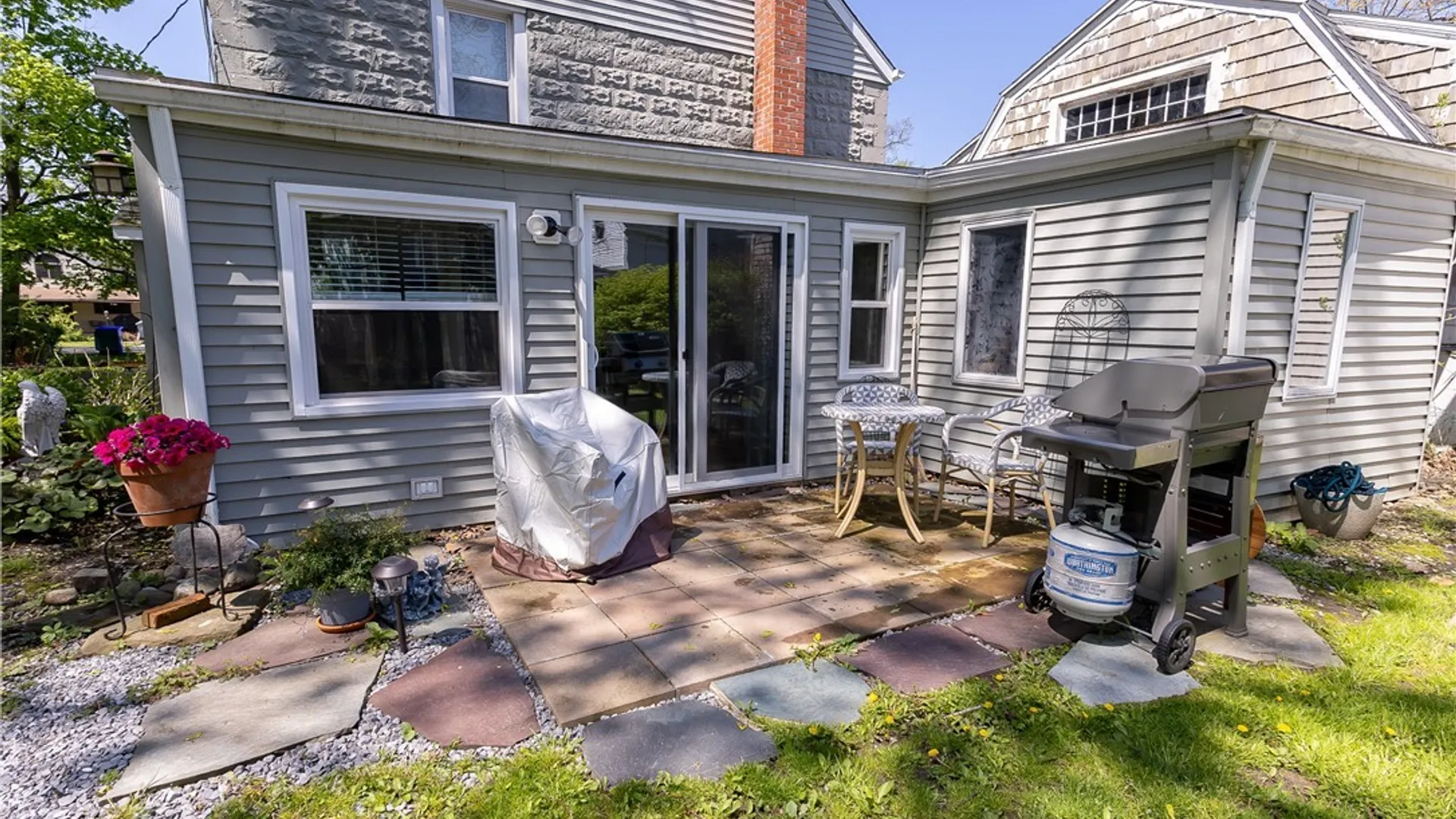 Property at 4519 Windsor, Hamburg, NY 14075 3