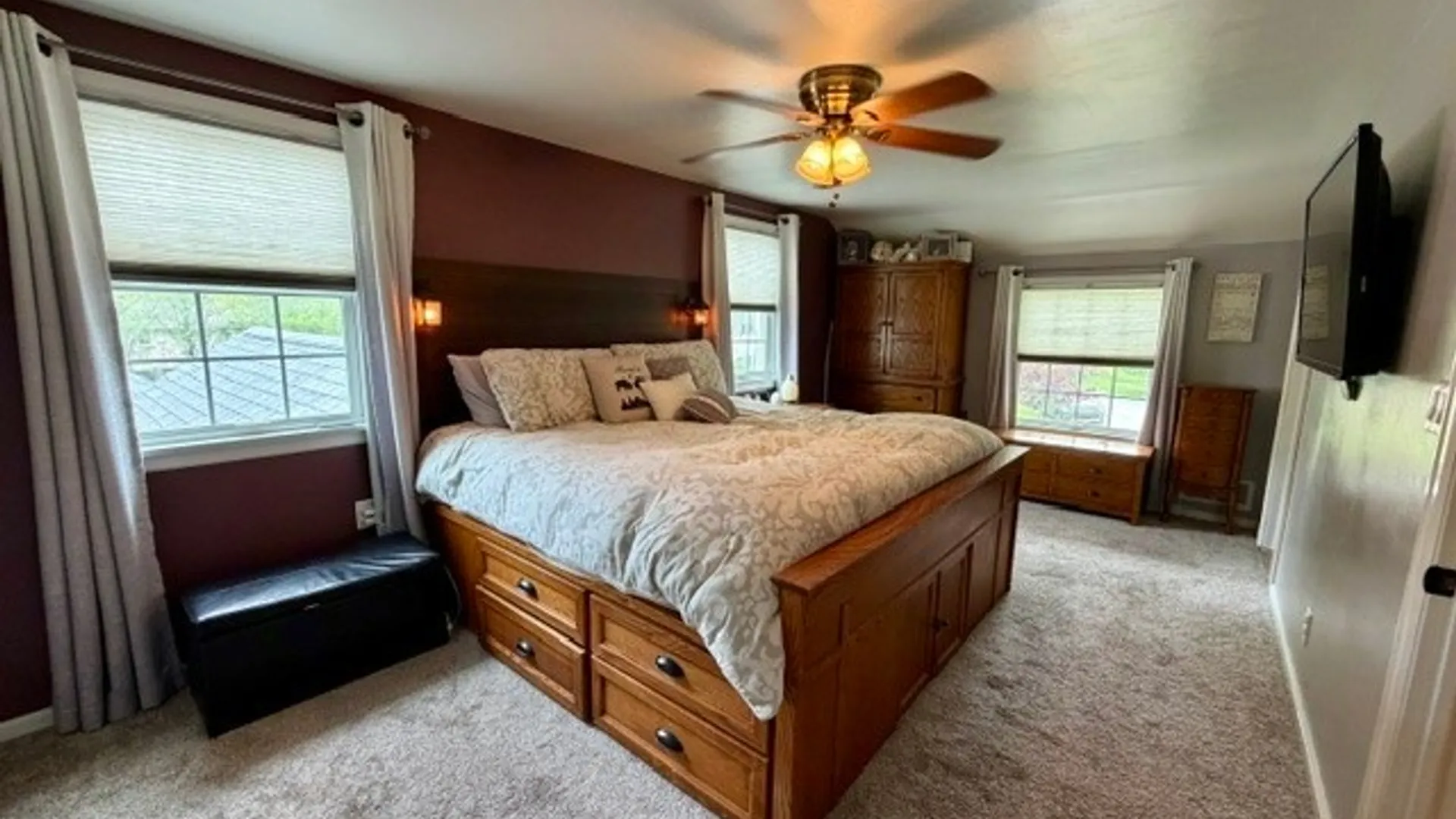 Property at 20 Copley Sq, Amherst, NY 14221 18
