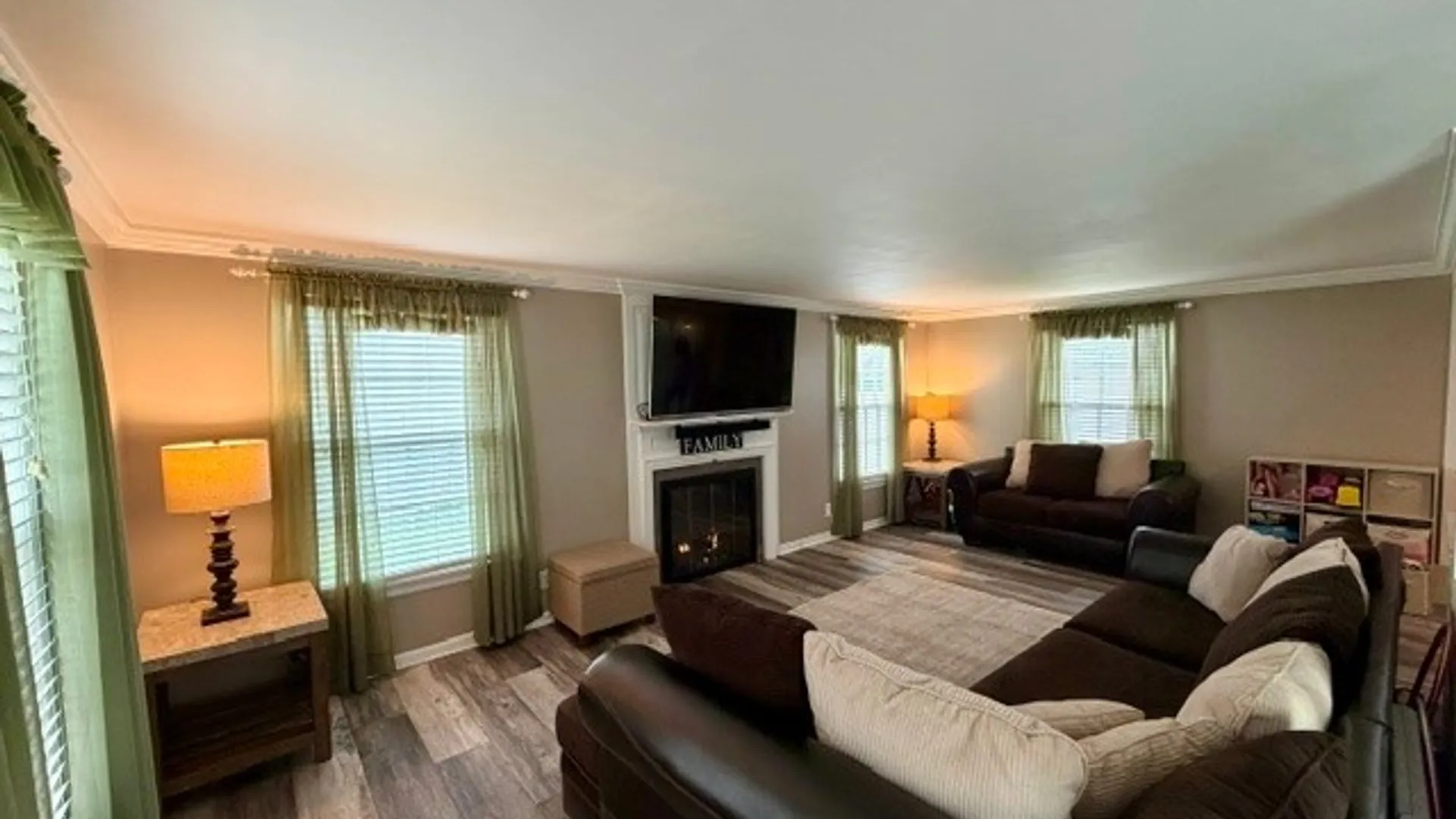 Property at 20 Copley Sq, Amherst, NY 14221 4