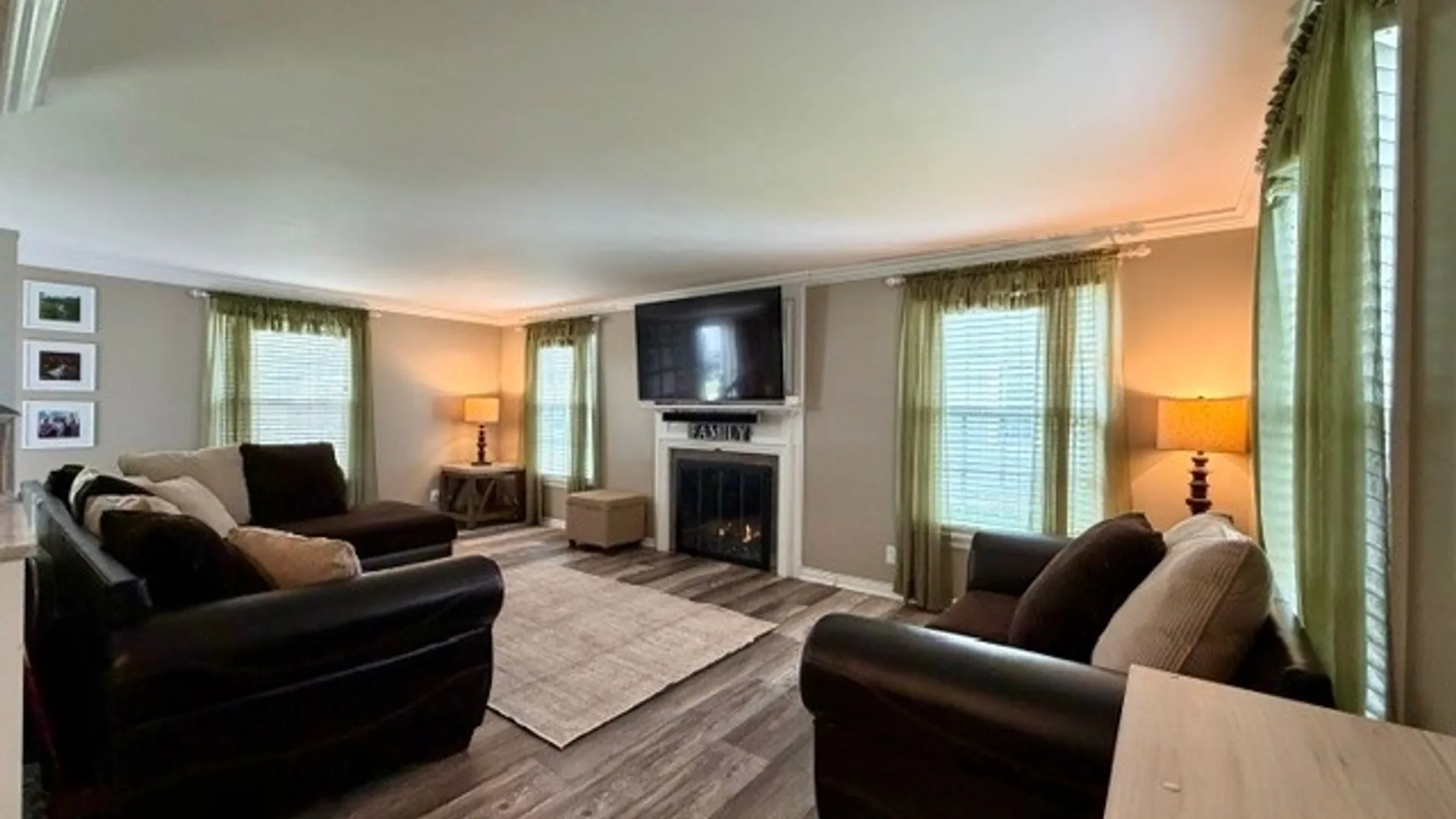 Property at 20 Copley Sq, Amherst, NY 14221 5