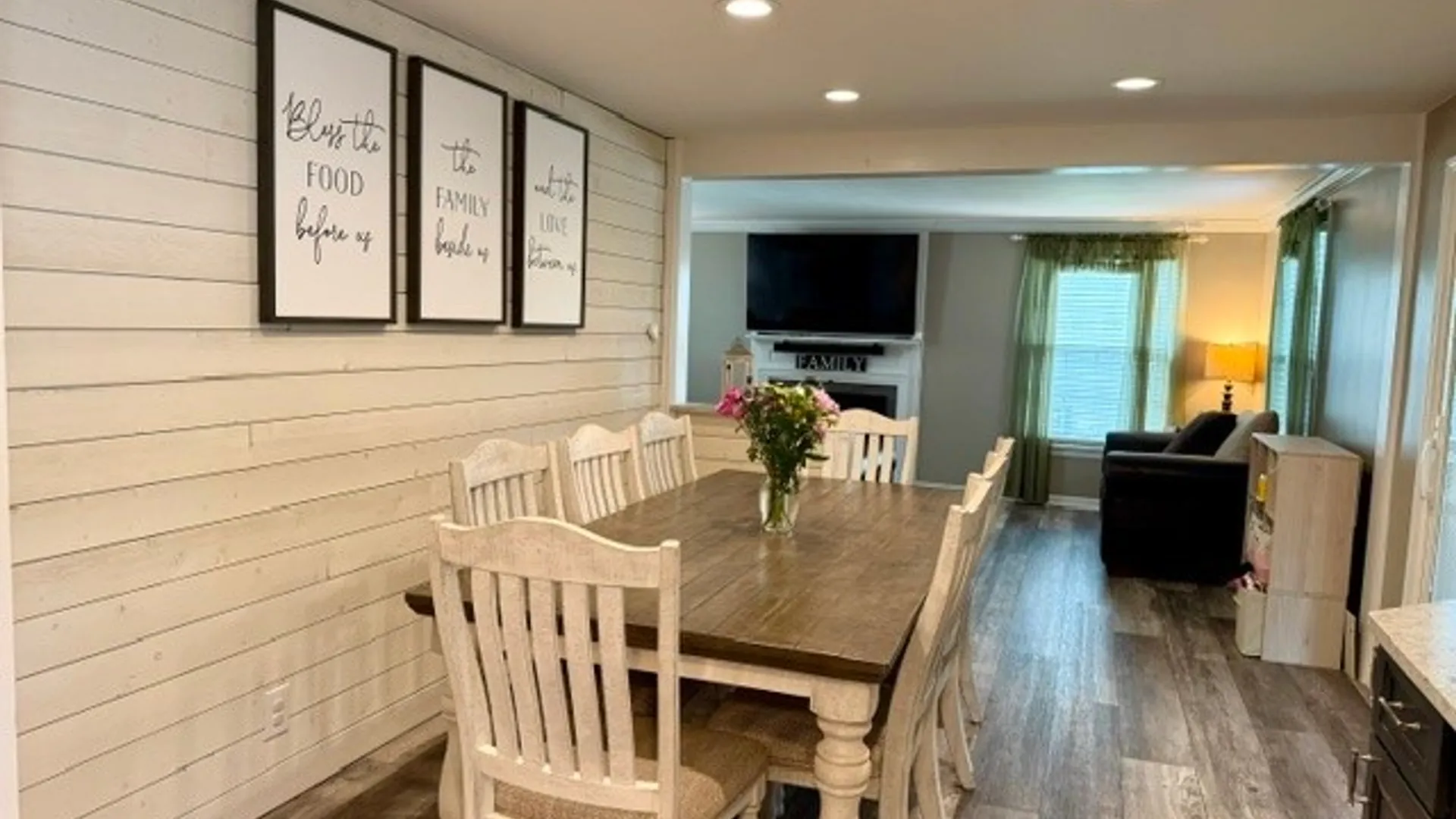 Property at 20 Copley Sq, Amherst, NY 14221 8