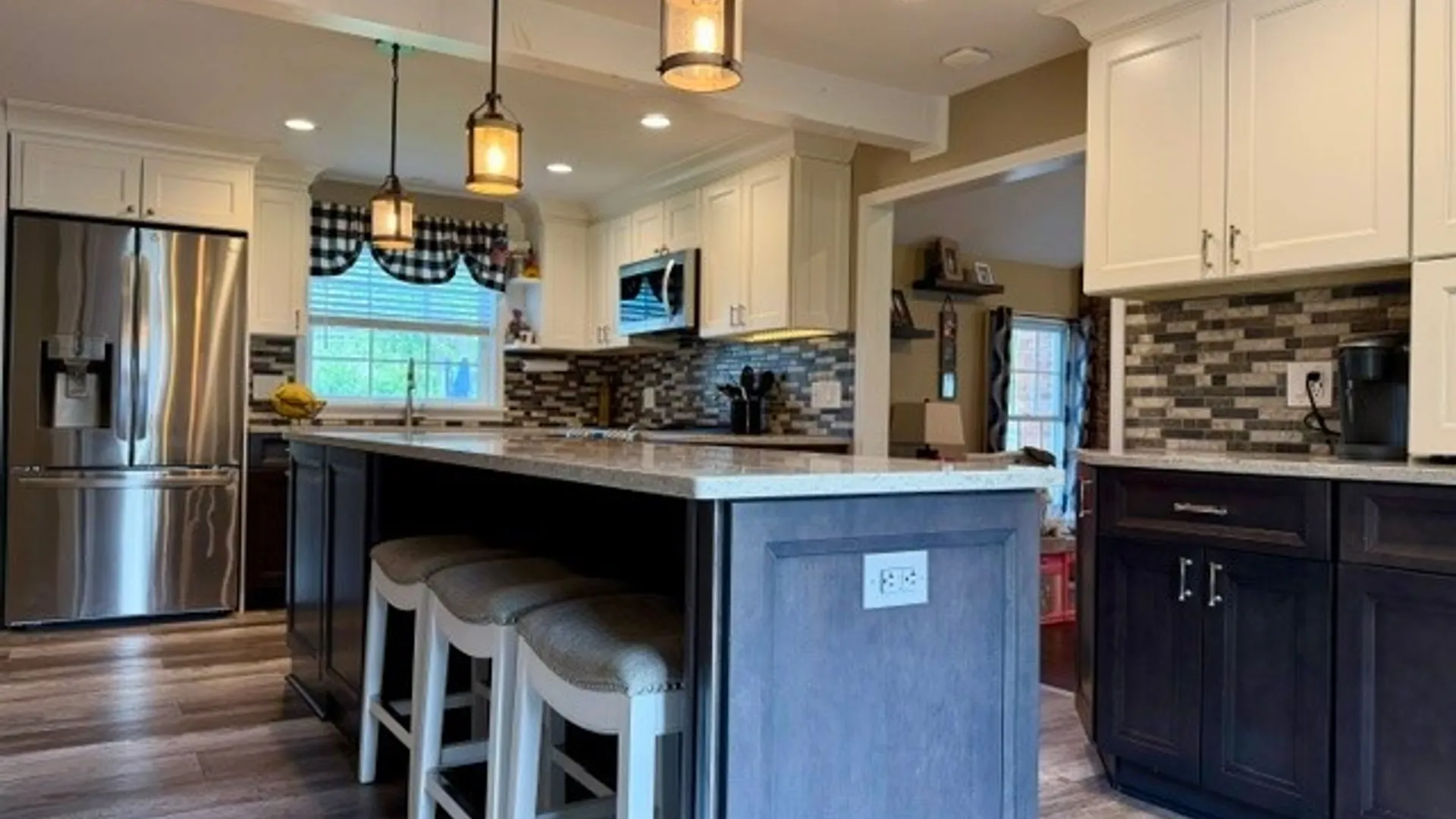 Property at 20 Copley Sq, Amherst, NY 14221 9