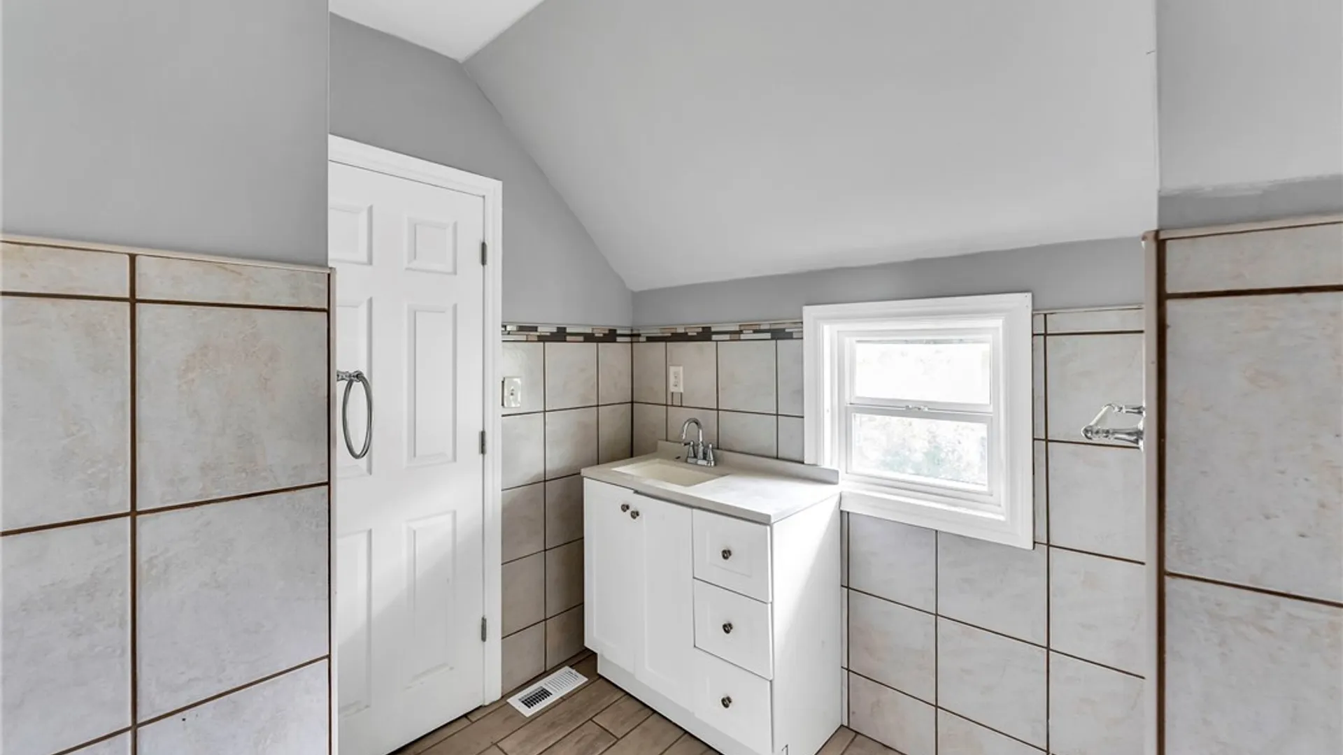 Property at 33 Lafayette Avenue, Buffalo, NY 14213 41