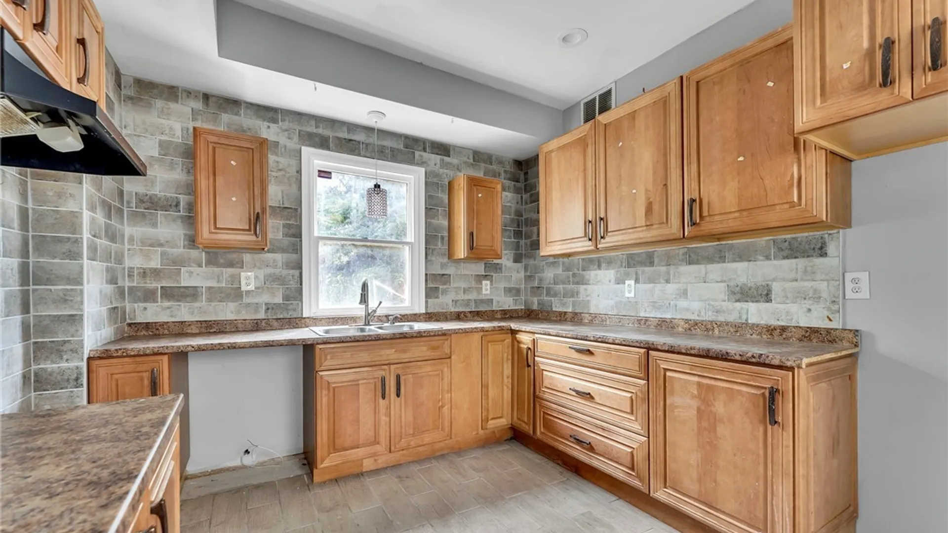 Property at 33 Lafayette Avenue, Buffalo, NY 14213 8