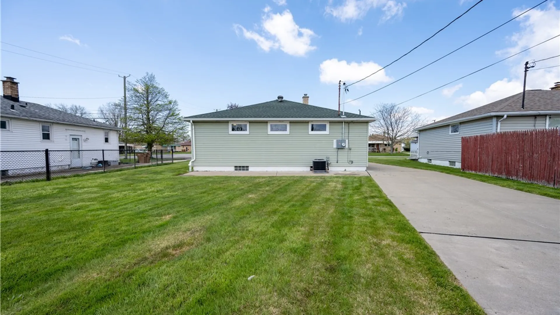 Property at 71 Laura Court, Cheektowaga, NY 14227 14