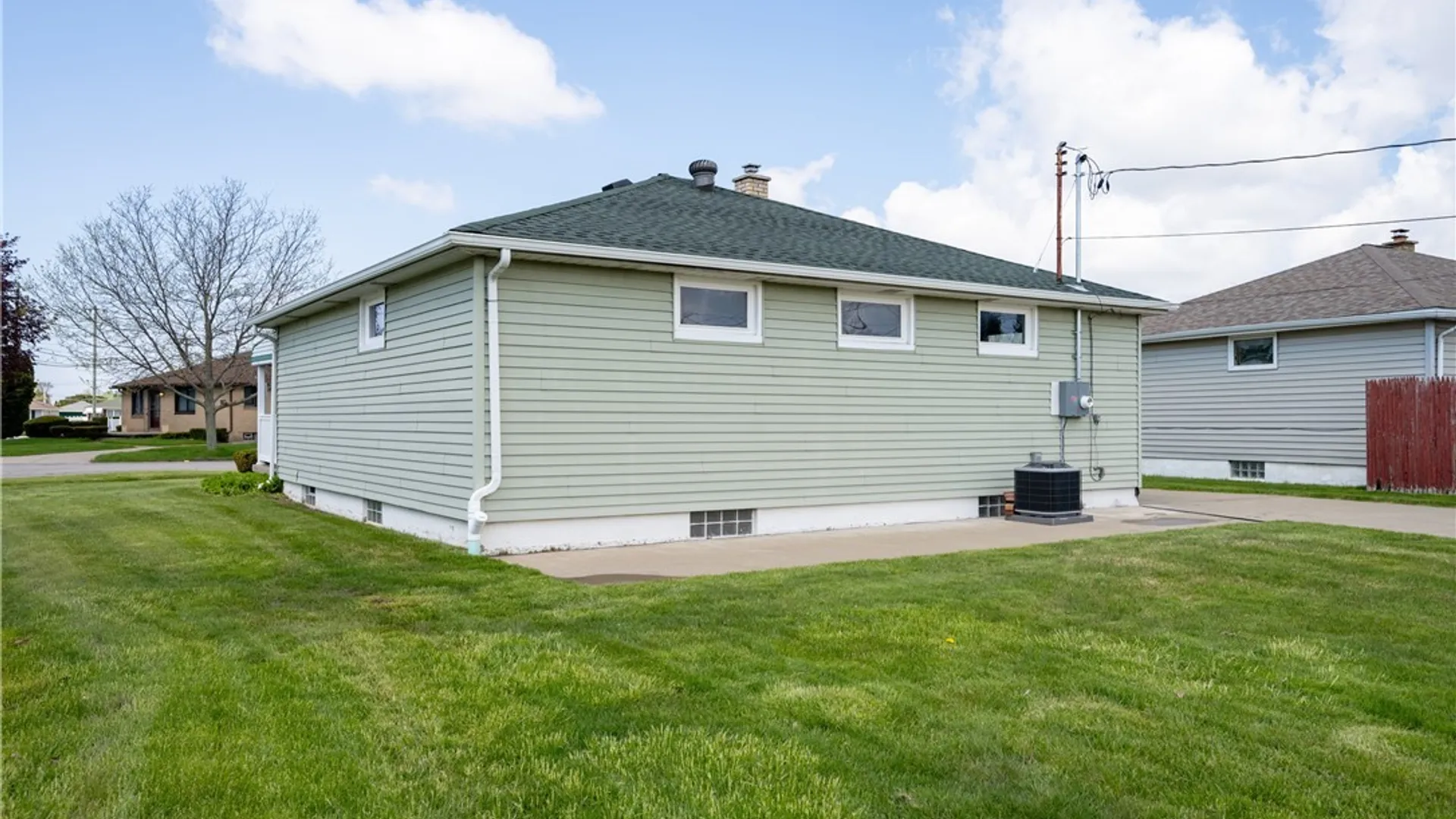 Property at 71 Laura Court, Cheektowaga, NY 14227 16