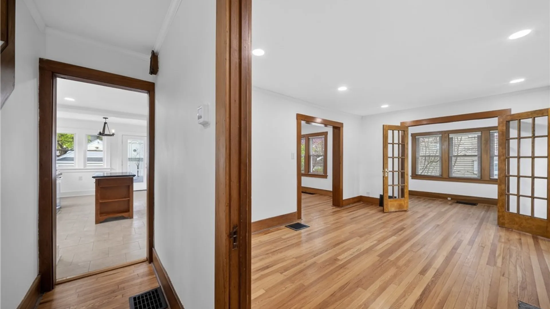 Property at 406 Scott Ave, Syracuse, NY 13224 12