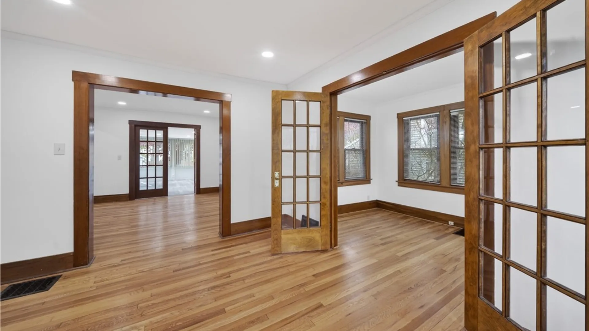 Property at 406 Scott Ave, Syracuse, NY 13224 16