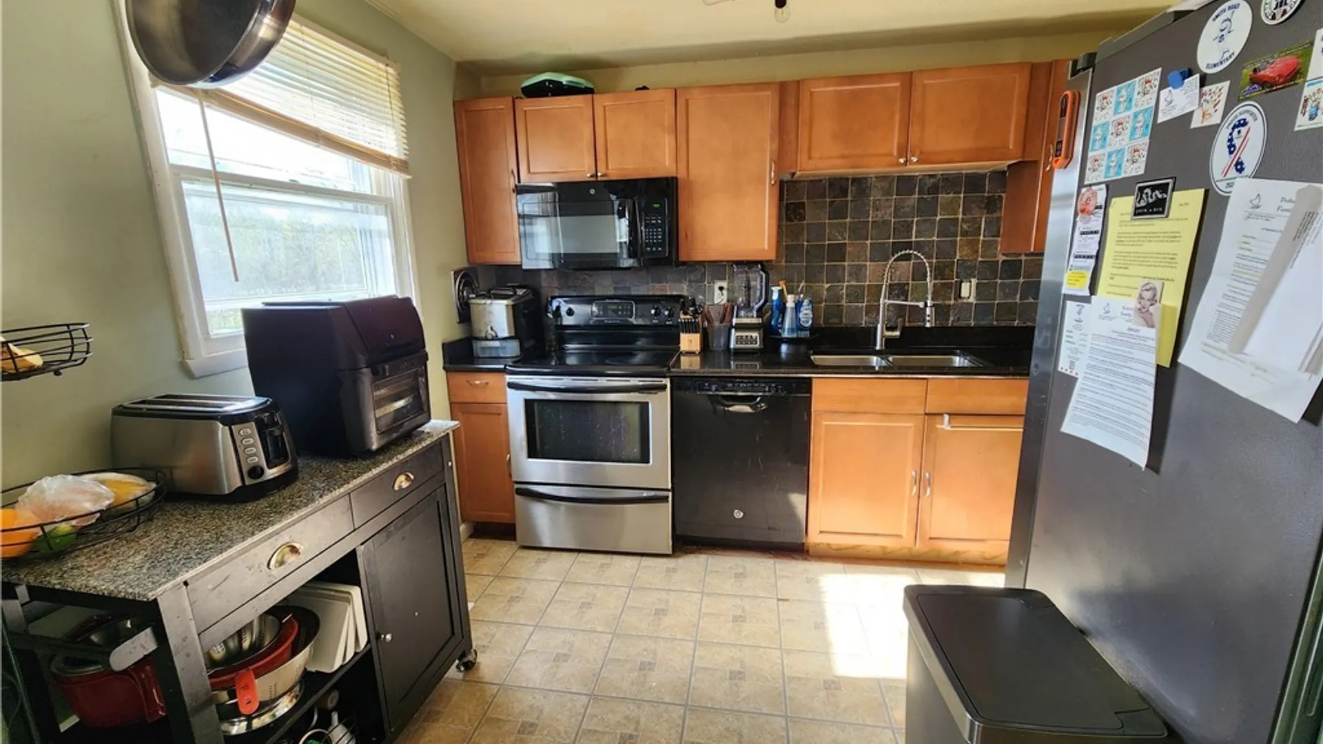 Property at 8085 Thurston Drive, Cicero, NY 13039 17