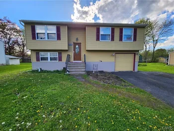 Property at 8085 Thurston Drive, Cicero, NY 13039