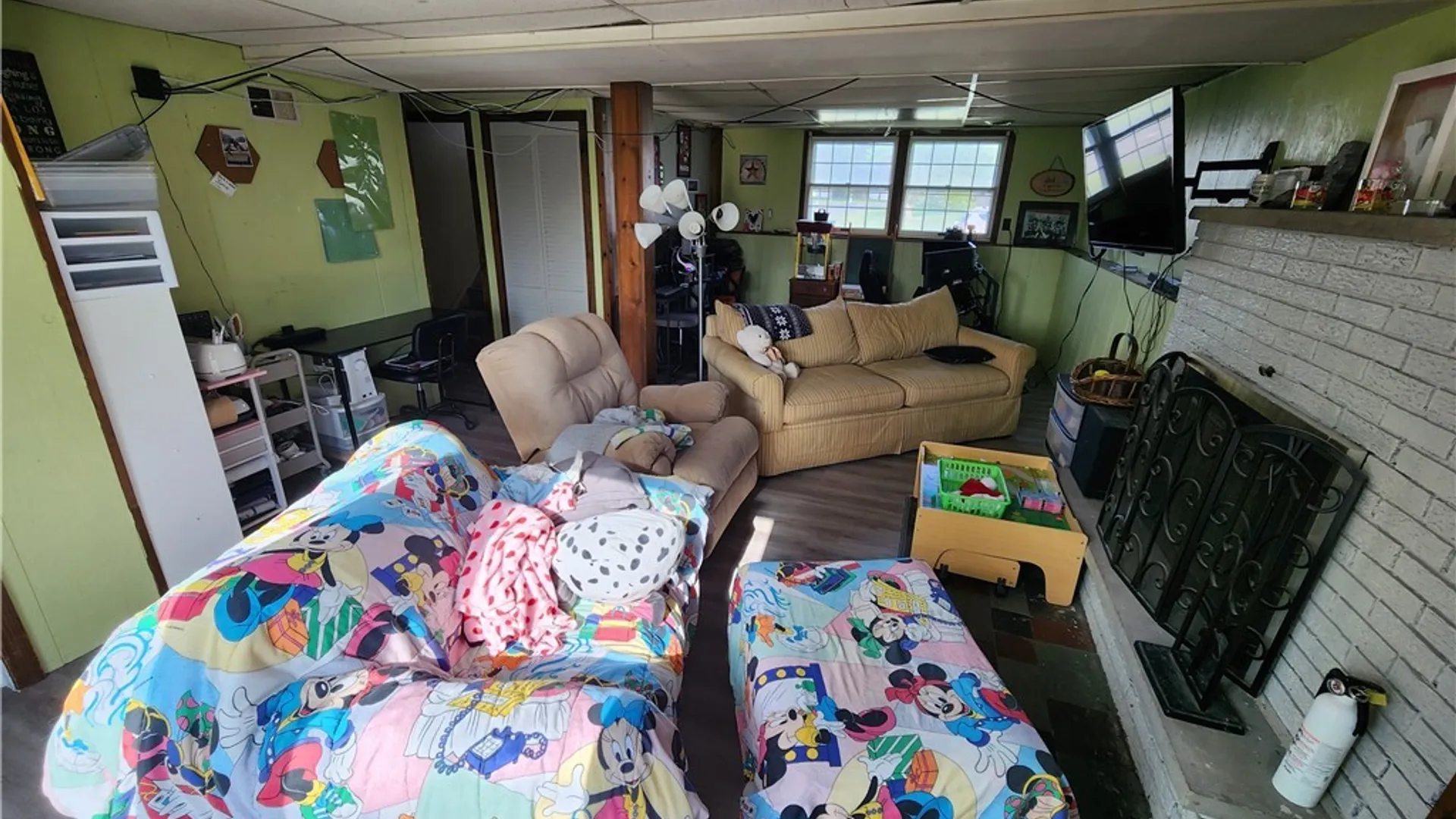 Property at 8085 Thurston Drive, Cicero, NY 13039 24