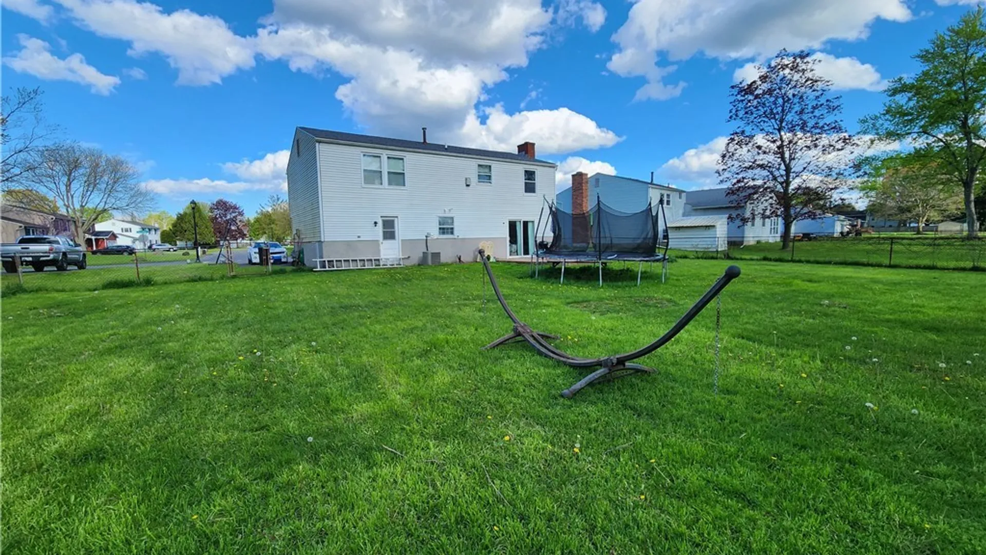 Property at 8085 Thurston Drive, Cicero, NY 13039 5