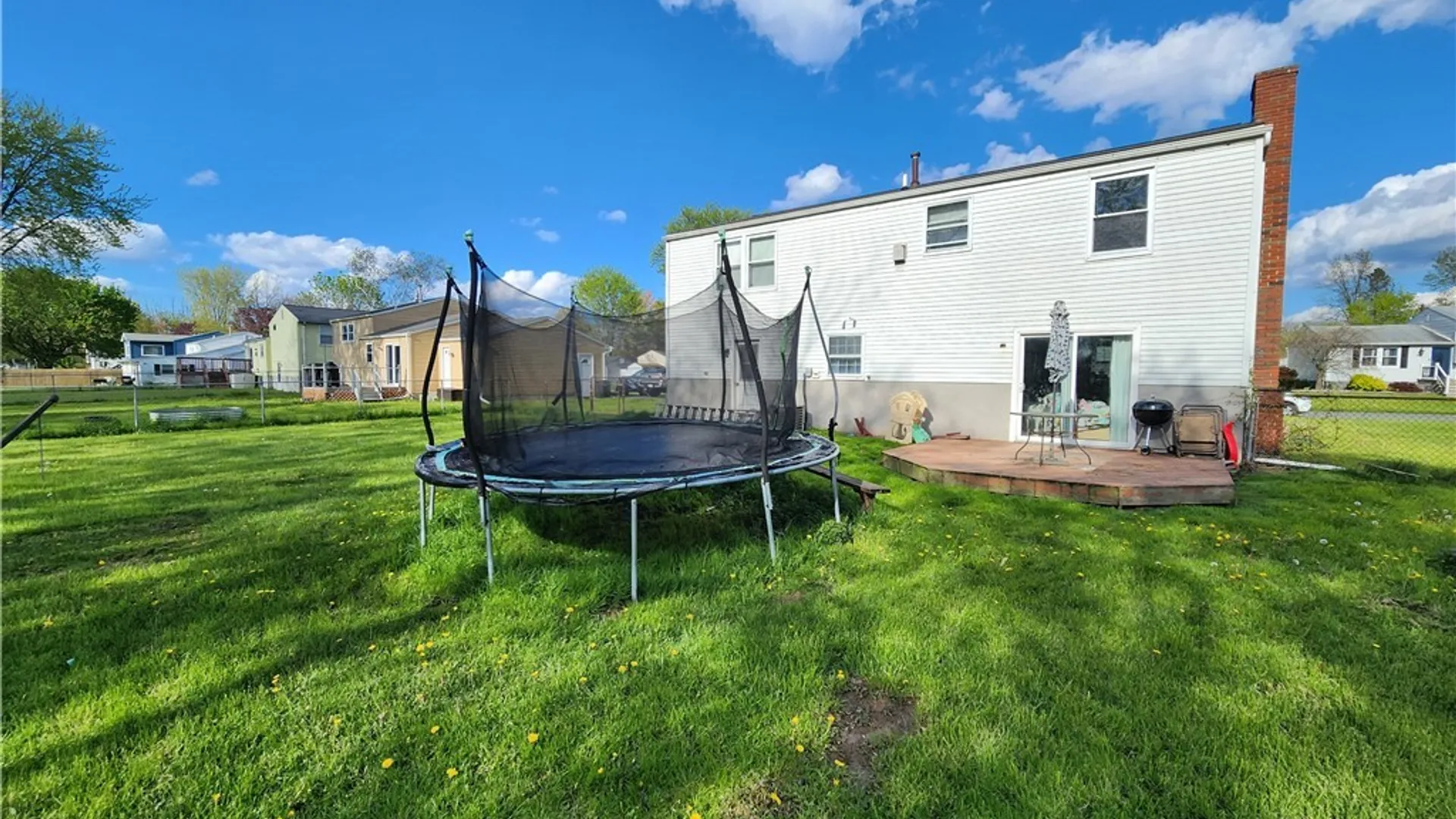 Property at 8085 Thurston Drive, Cicero, NY 13039 6