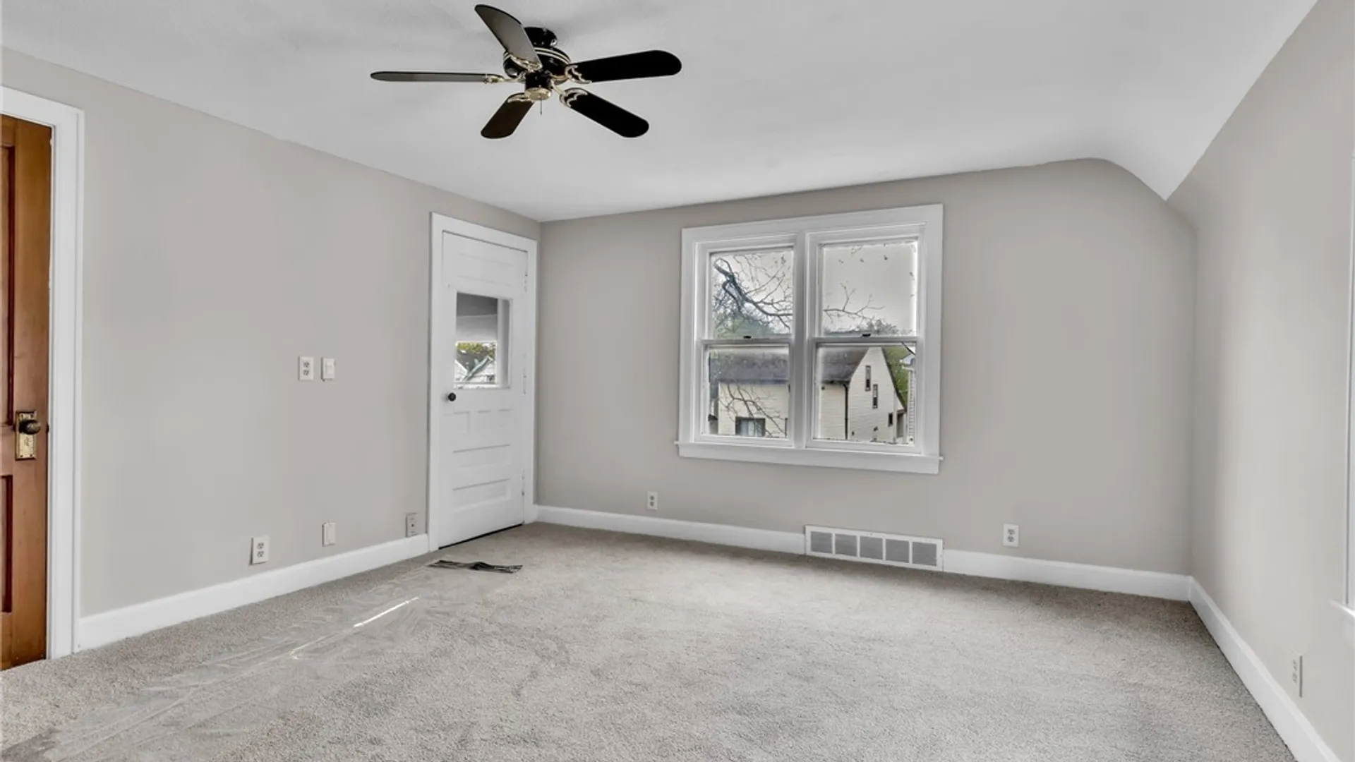 Property at 279 Niagara Street, Tonawanda, NY 14150 31