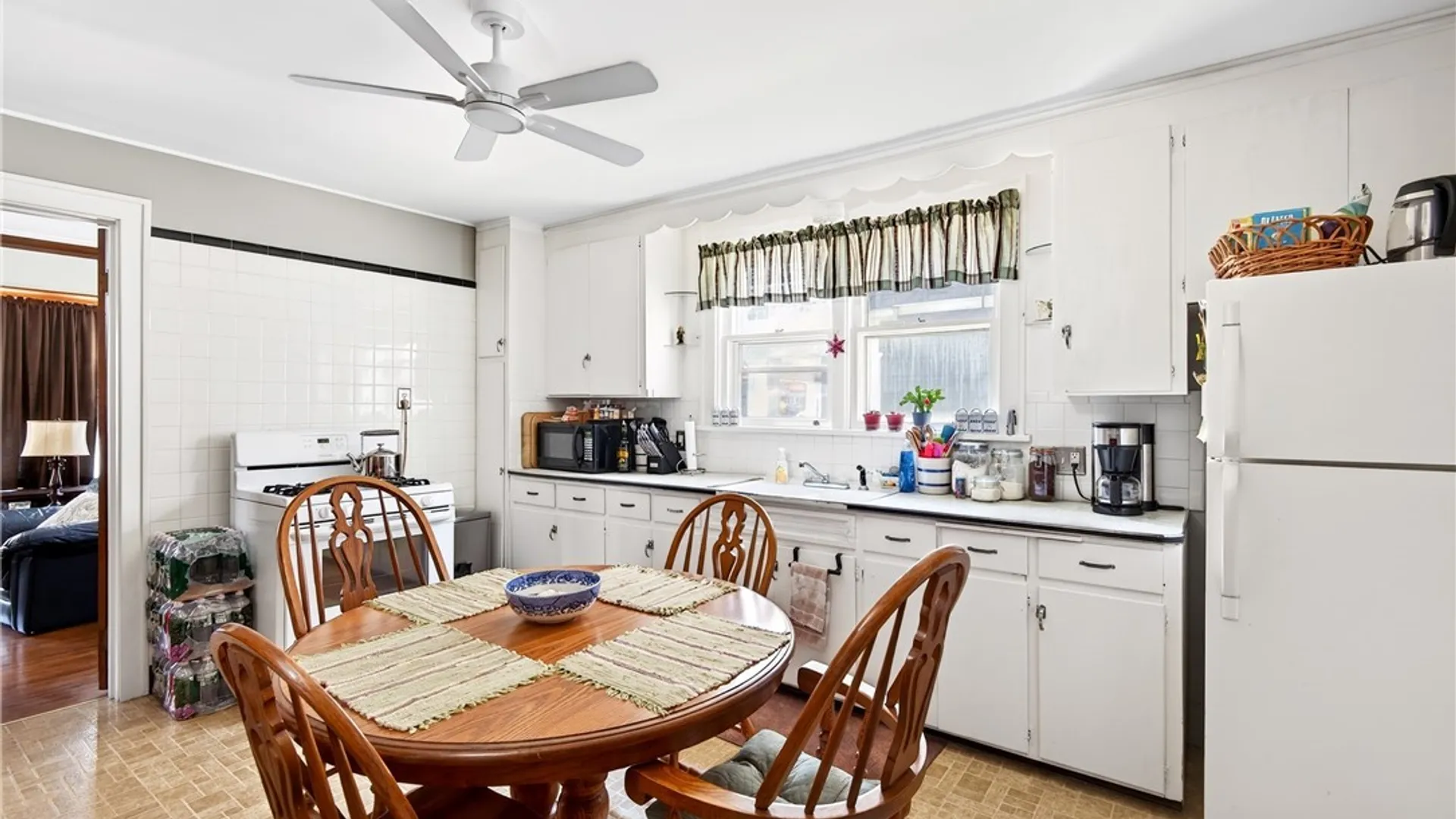 Property at 186 Bird Avenue, Buffalo, NY 14213 42