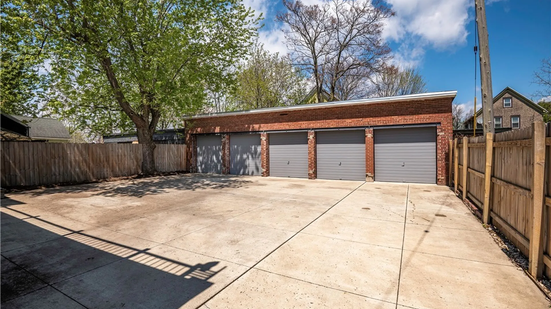 Property at 186 Bird Avenue, Buffalo, NY 14213 9